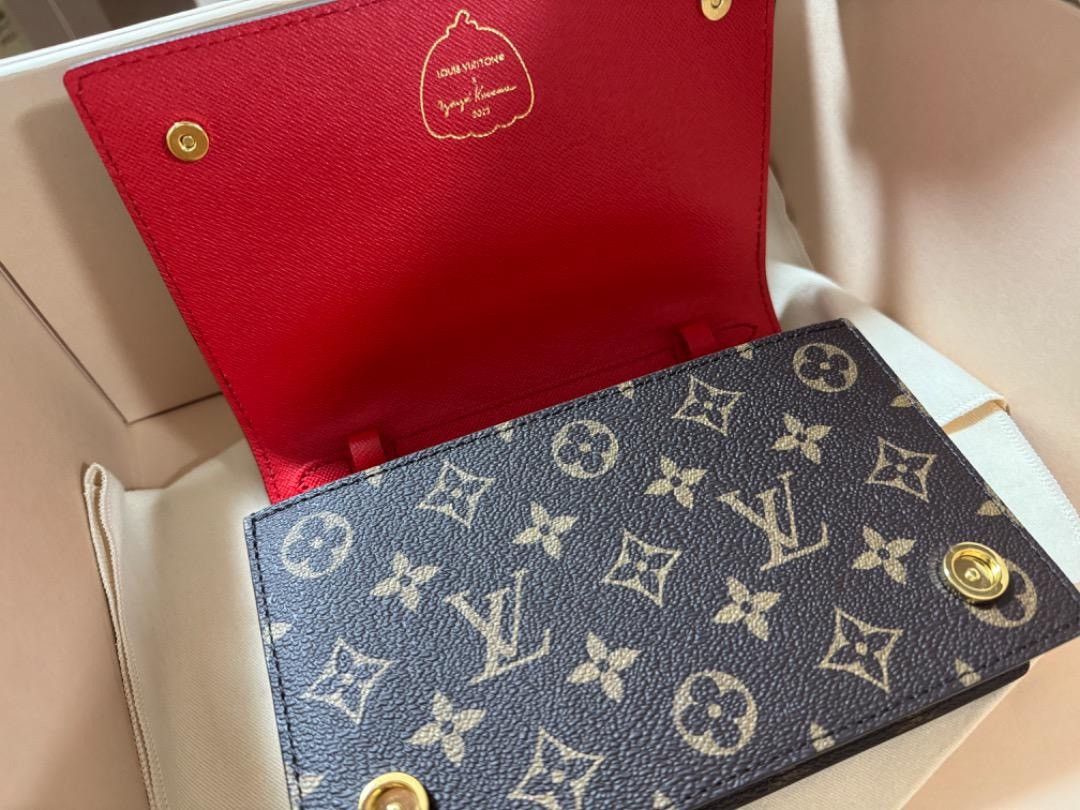 Louis Vuitton Louis Vuitton Book Chain Wallet Yayoi Kusama Monogram Size ONE SIZE - 4 Thumbnail