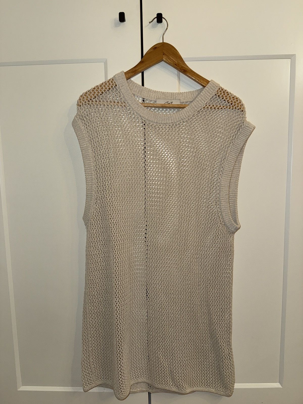 Cos Atelier Cos off white knit vest Size US M / EU 48-50 / 2 - 1 Thumbnail