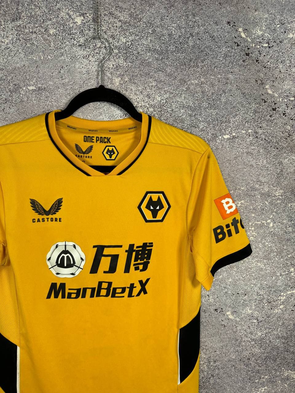 Castore × Vintage Vintage Wolverhampton 2021/22 Castore Soccer Jersey Size US S / EU 44-46 / 1 - 4 Thumbnail