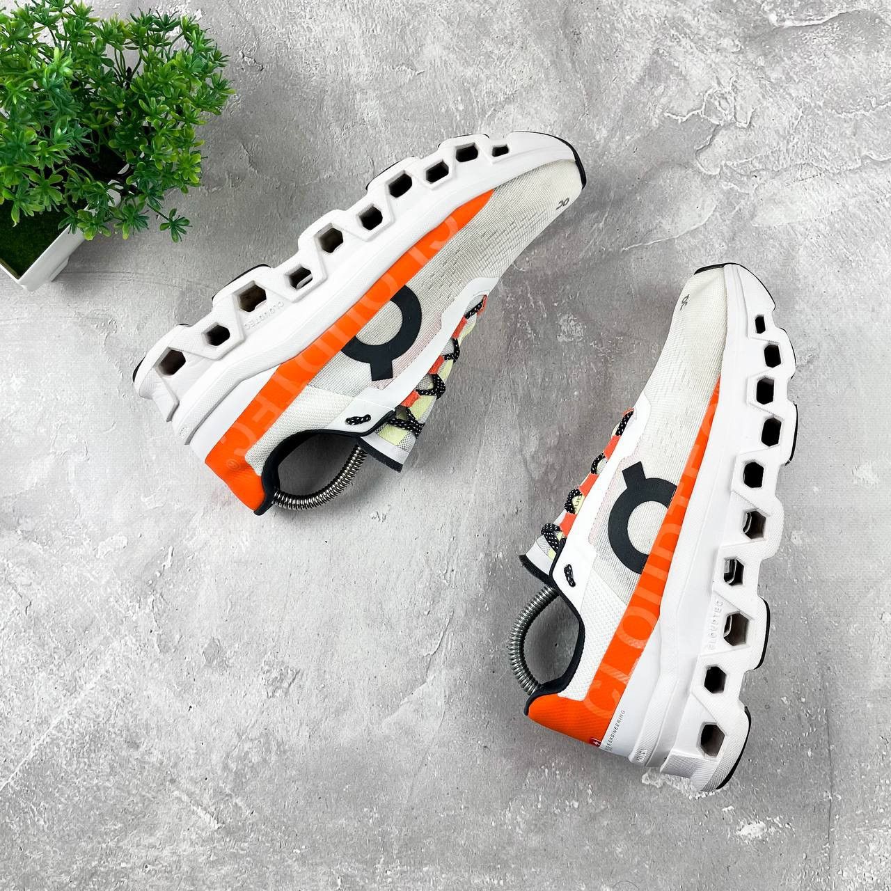 Other On Running Size US 8.5 / EU 41-42 - 4 Thumbnail