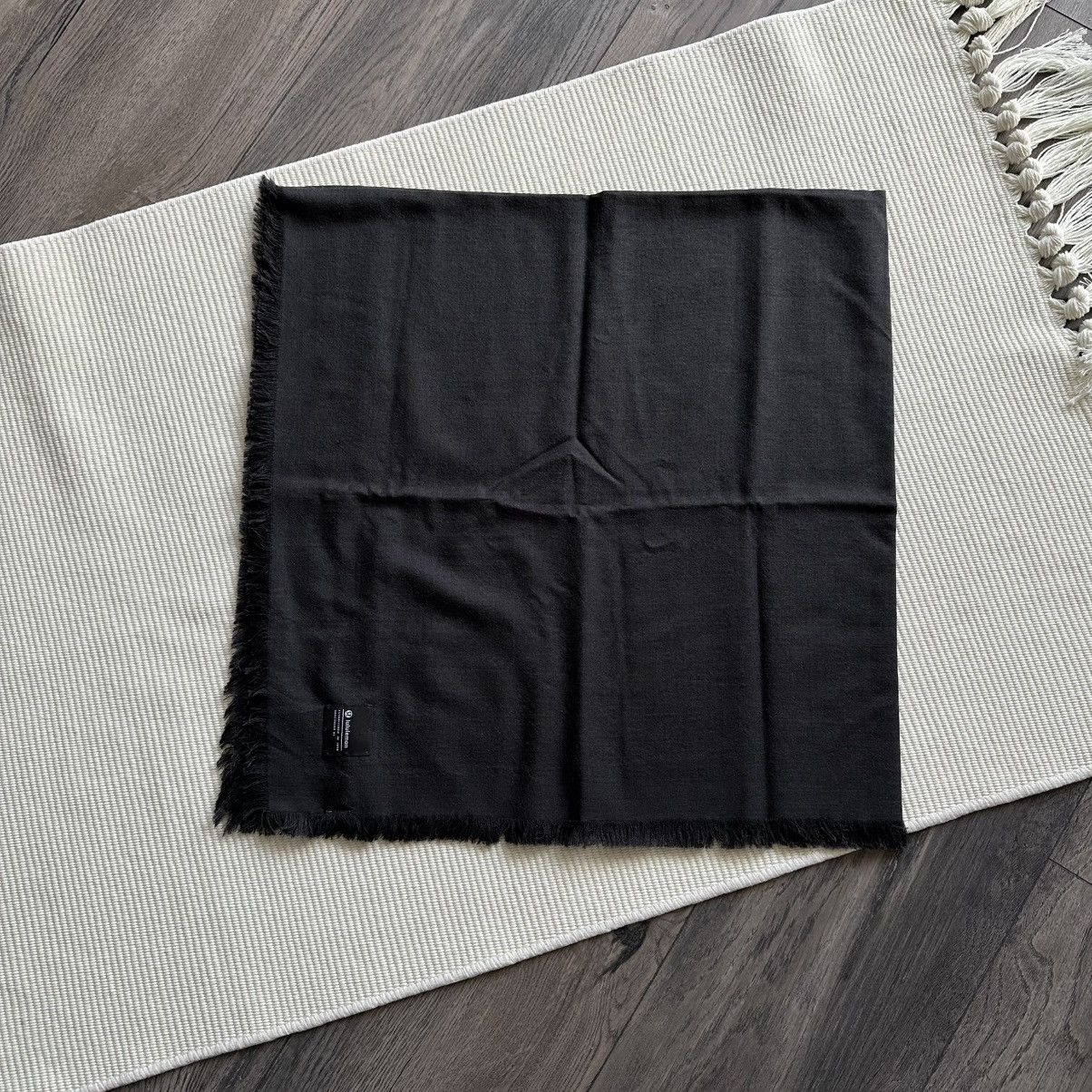 Lululemon Lululemon Wool Silk Square Dark Grey Scarf Size ONE SIZE - 2 Thumbnail