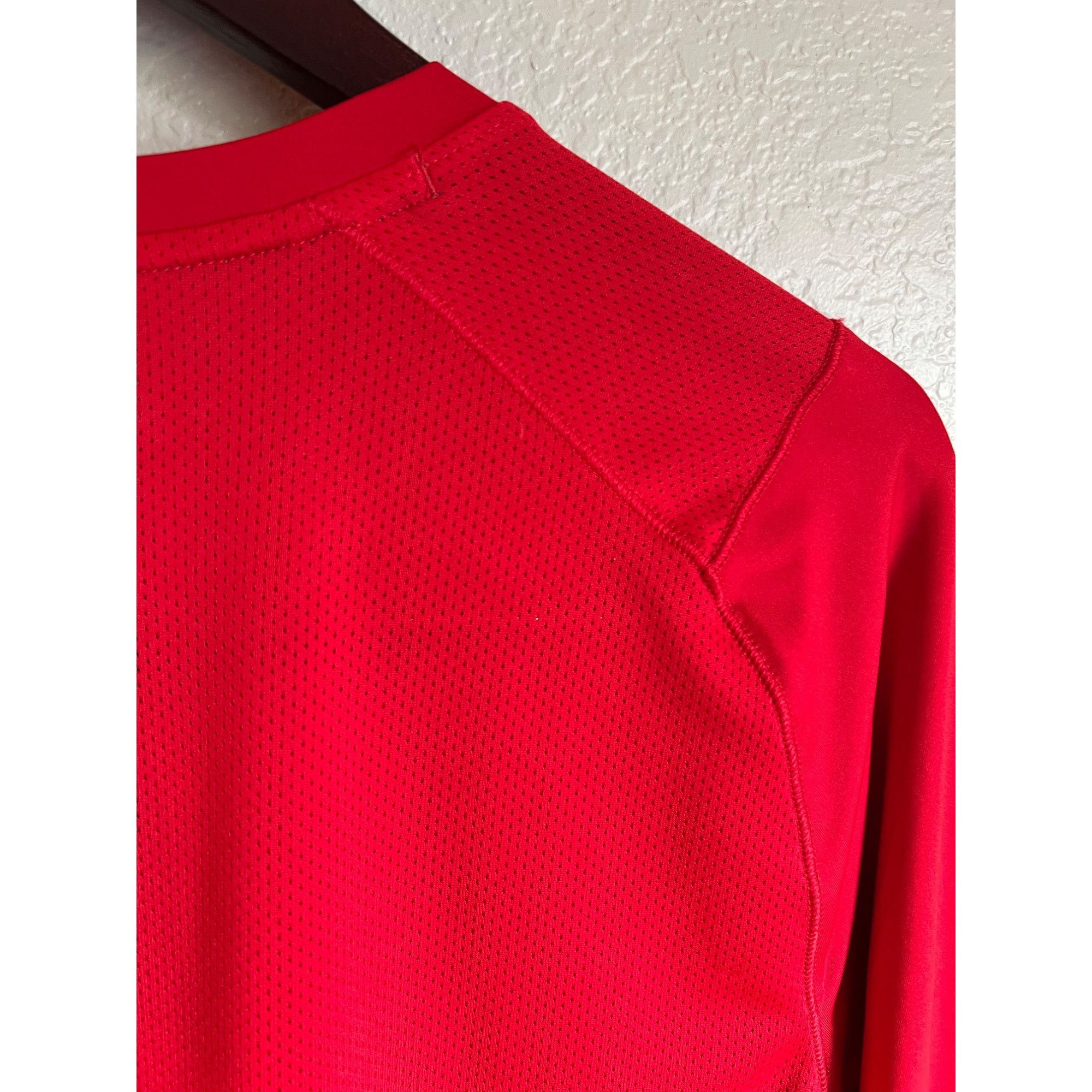 Under Armour Under Armour Texas Tech Red Raiders Long Sleeve Shirt - Size Size US M / EU 48-50 / 2 - 4 Thumbnail