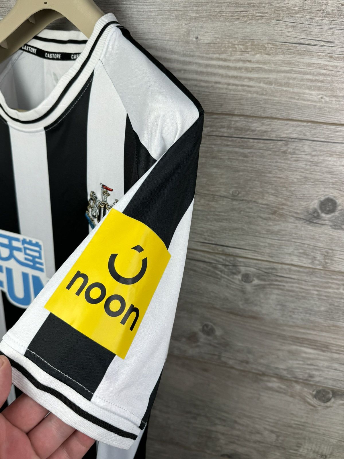Castore NEWCASTLE UNITED ALMIRON #24 FOOTBALL SOCCER SHIRT CASTORE Size US L / EU 52-54 / 3 - 8 Thumbnail