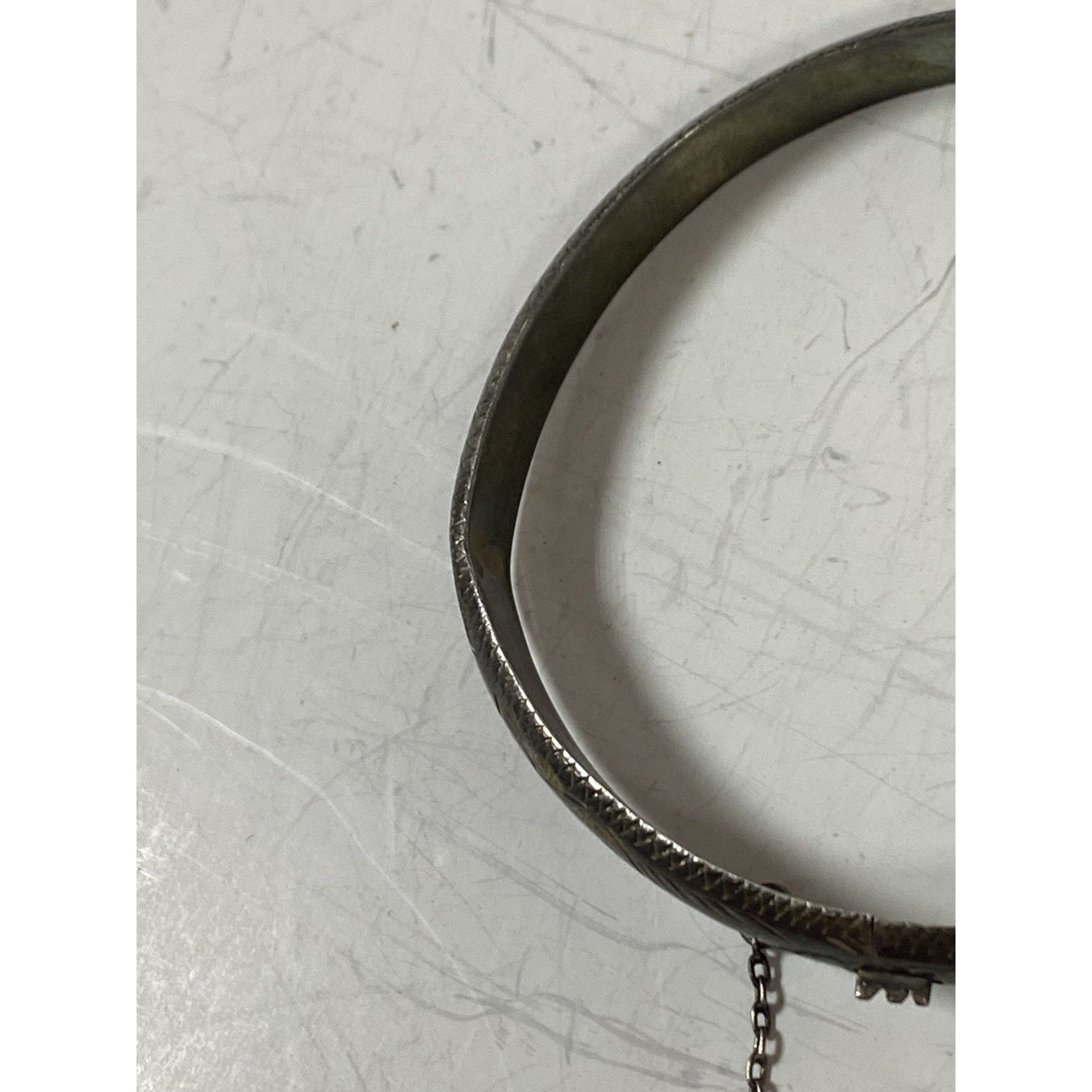 Other Vintage Silver Toned Etched Bangle Bracelet w/ Safety Chain Size ONE SIZE - 12 Thumbnail