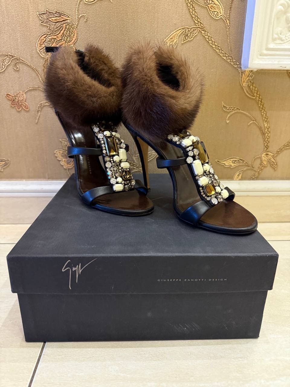 Giuseppe Zanotti Giuseppe Zanotti Jewel Embellished Leather Mink Fur Sandals Size US 9 / IT 39 - 2 Thumbnail