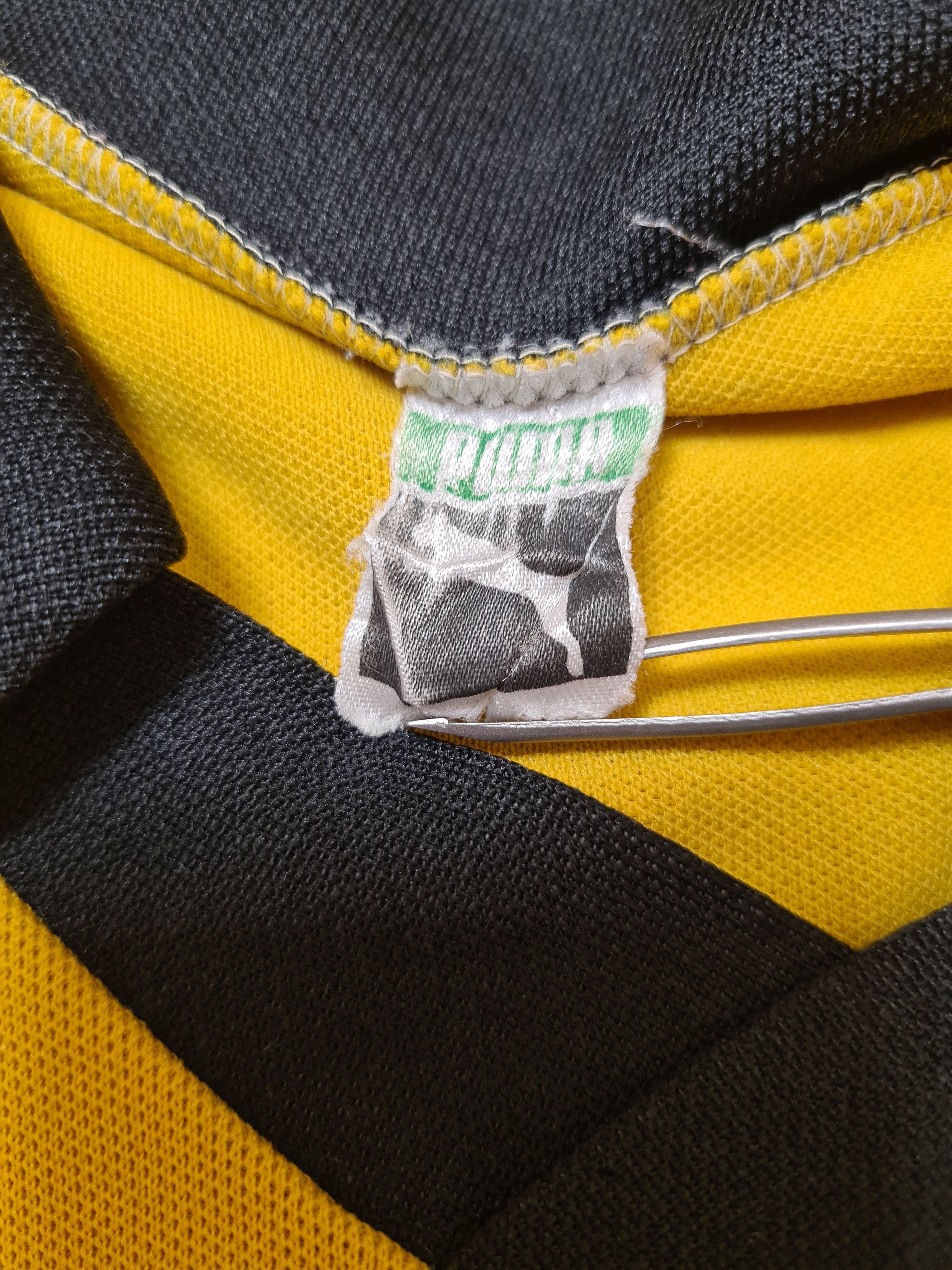 All Sport YOUNG BOYS 1981 1983 HOME BSC FOOTBALL SOCCER JERSEY RARE Size US S / EU 44-46 / 1 - 10 Thumbnail