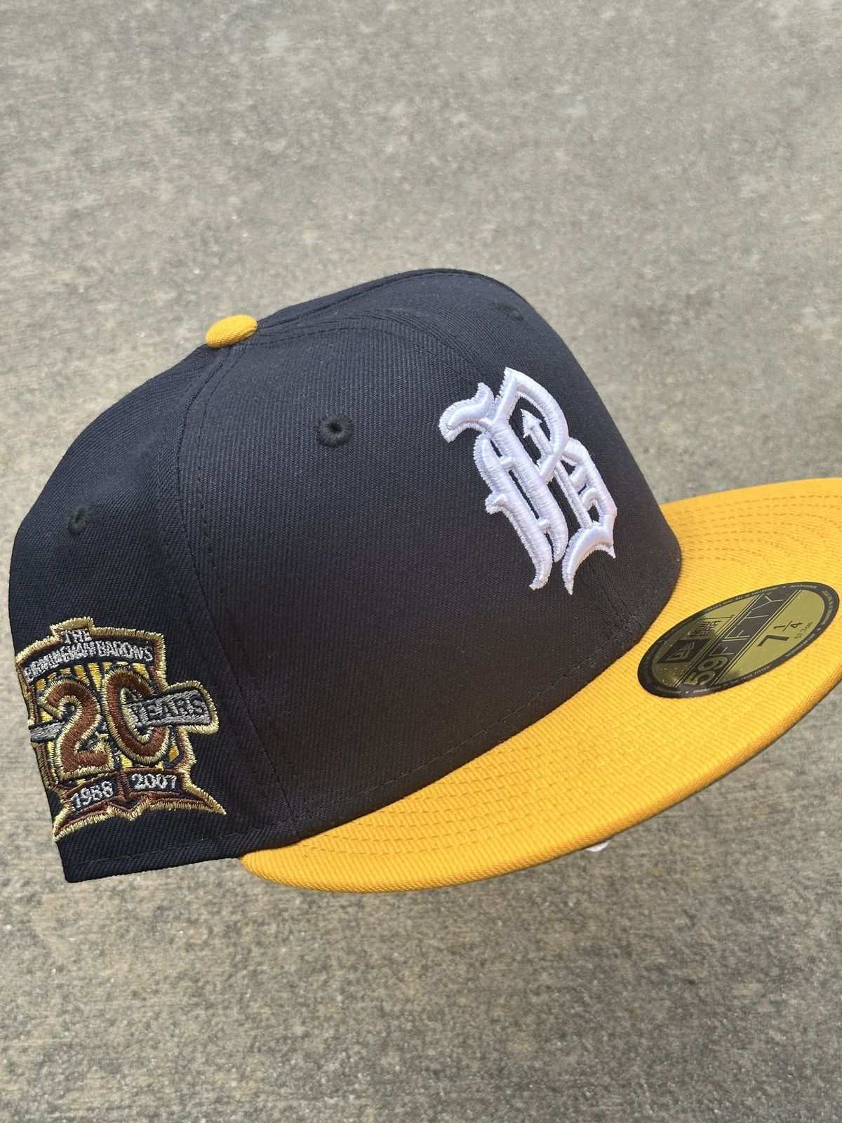 MLB × New Era Birmingham Barons Letterman Two Tone Fitted 7 1/4 MiLB Size ONE SIZE - 1 Thumbnail