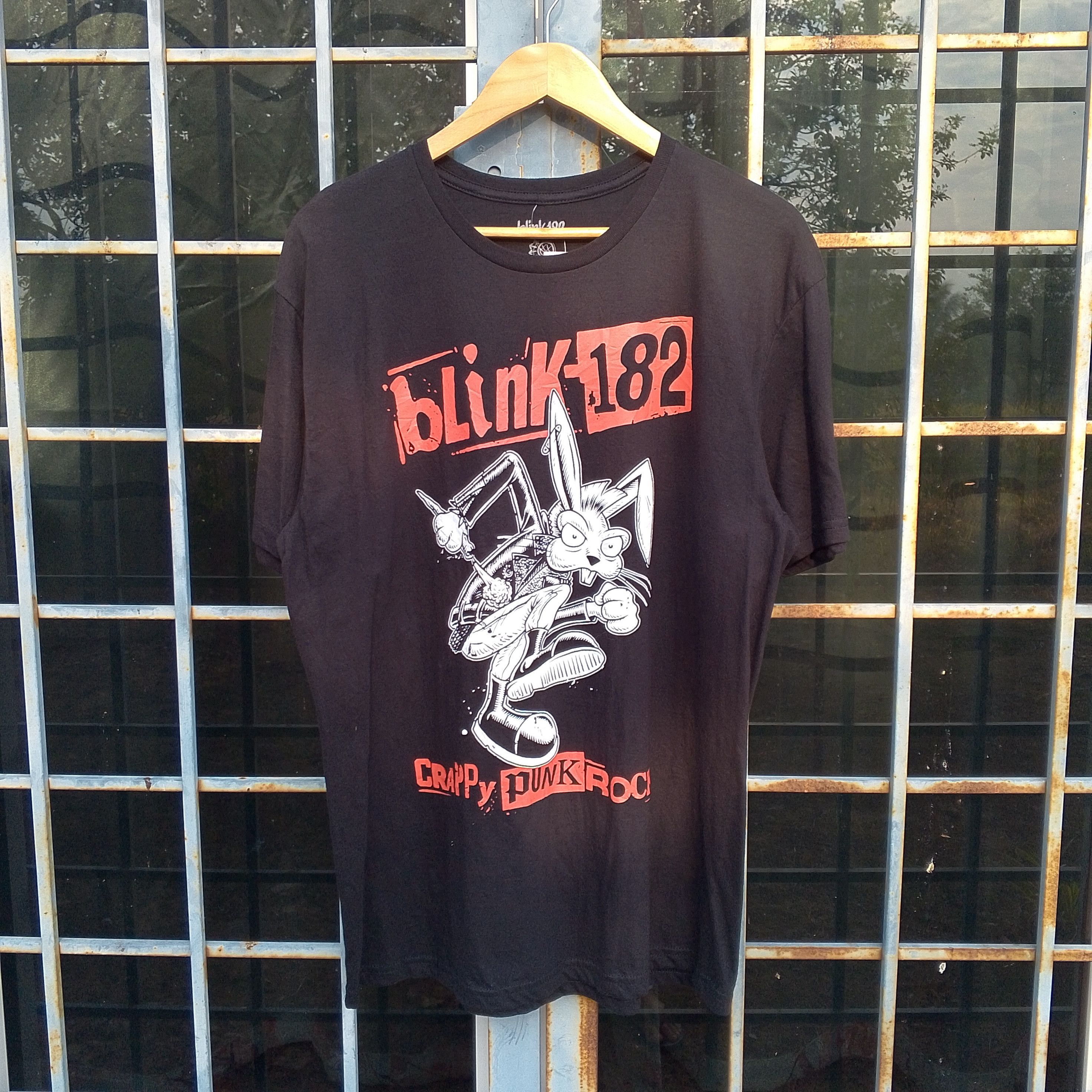 Band Tees Blink 182 Crappy Punk Rock Tshirt Size US L / EU 52-54 / 3 - 1 Thumbnail