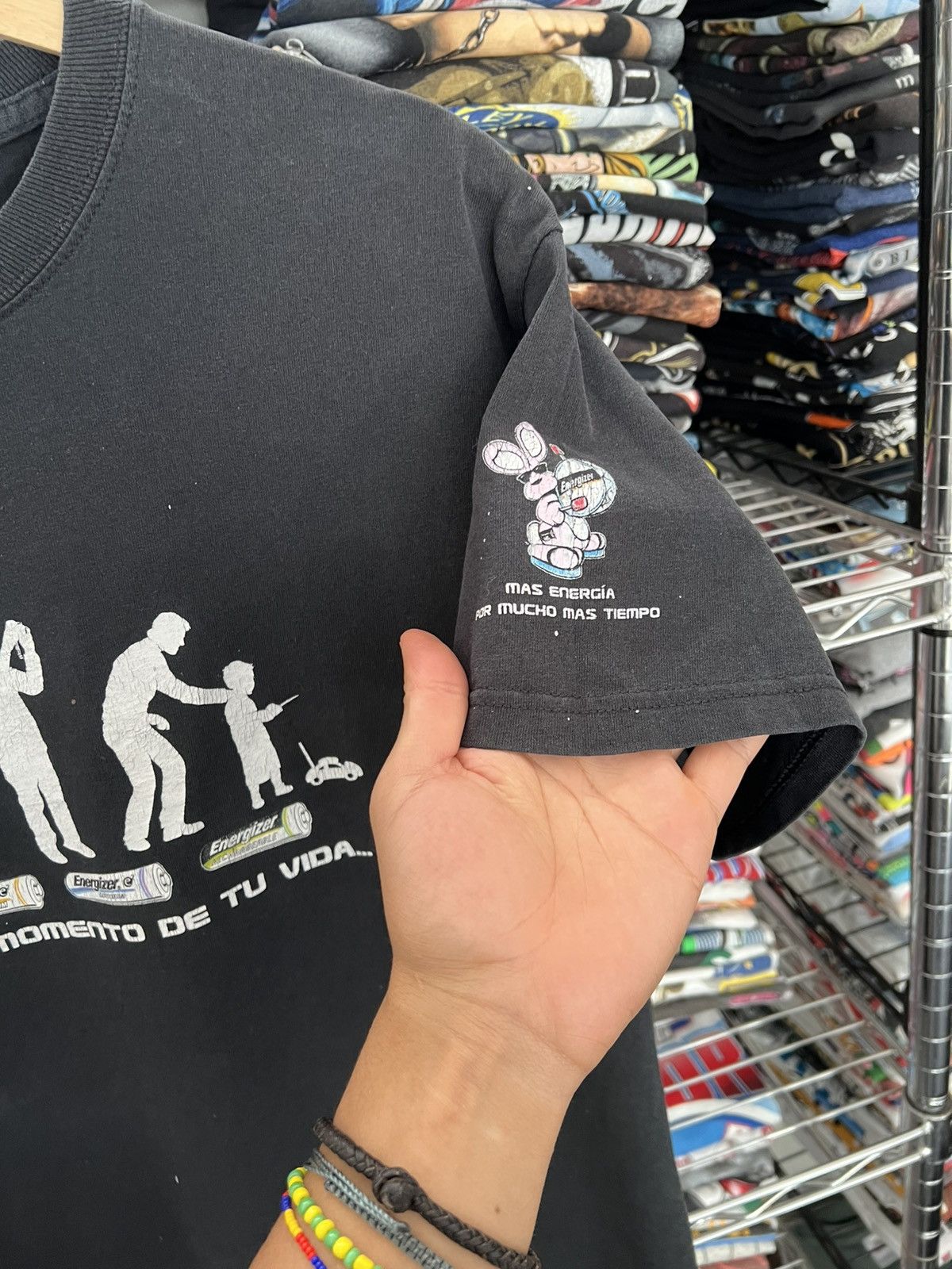 Vintage 2000s Energizer Battery Spanish Promo Tee Size US L / EU 52-54 / 3 - 3 Thumbnail