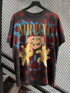 Vintage Vintage Nirvana Heart Shaped Box 1993 giant band tee shirt