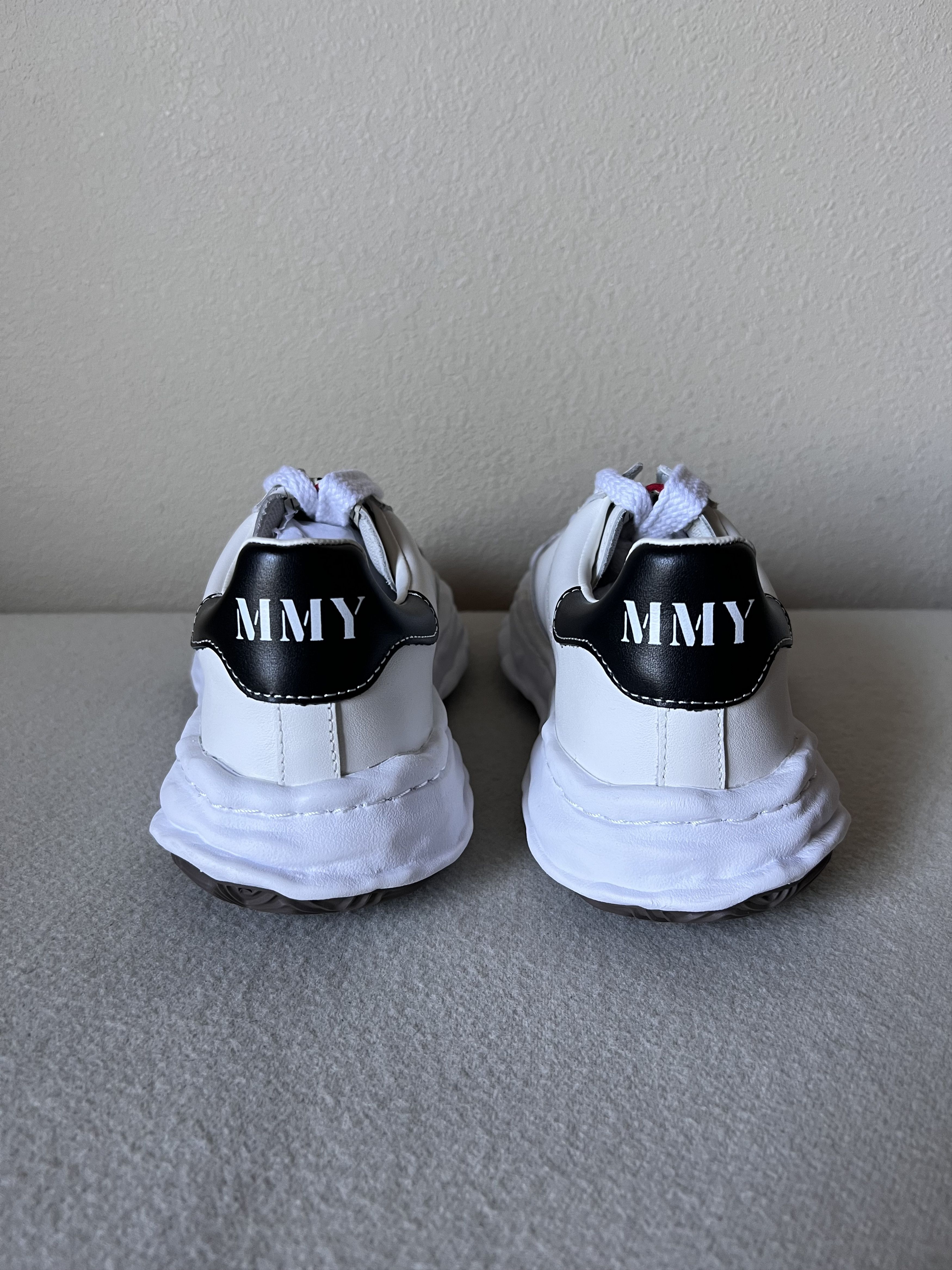 Maison MIHARA YASUHIRO Maison Mihara Yasuhiro Leather Blakey Sneakers in White Size US 11 / EU 44 - 5 Thumbnail