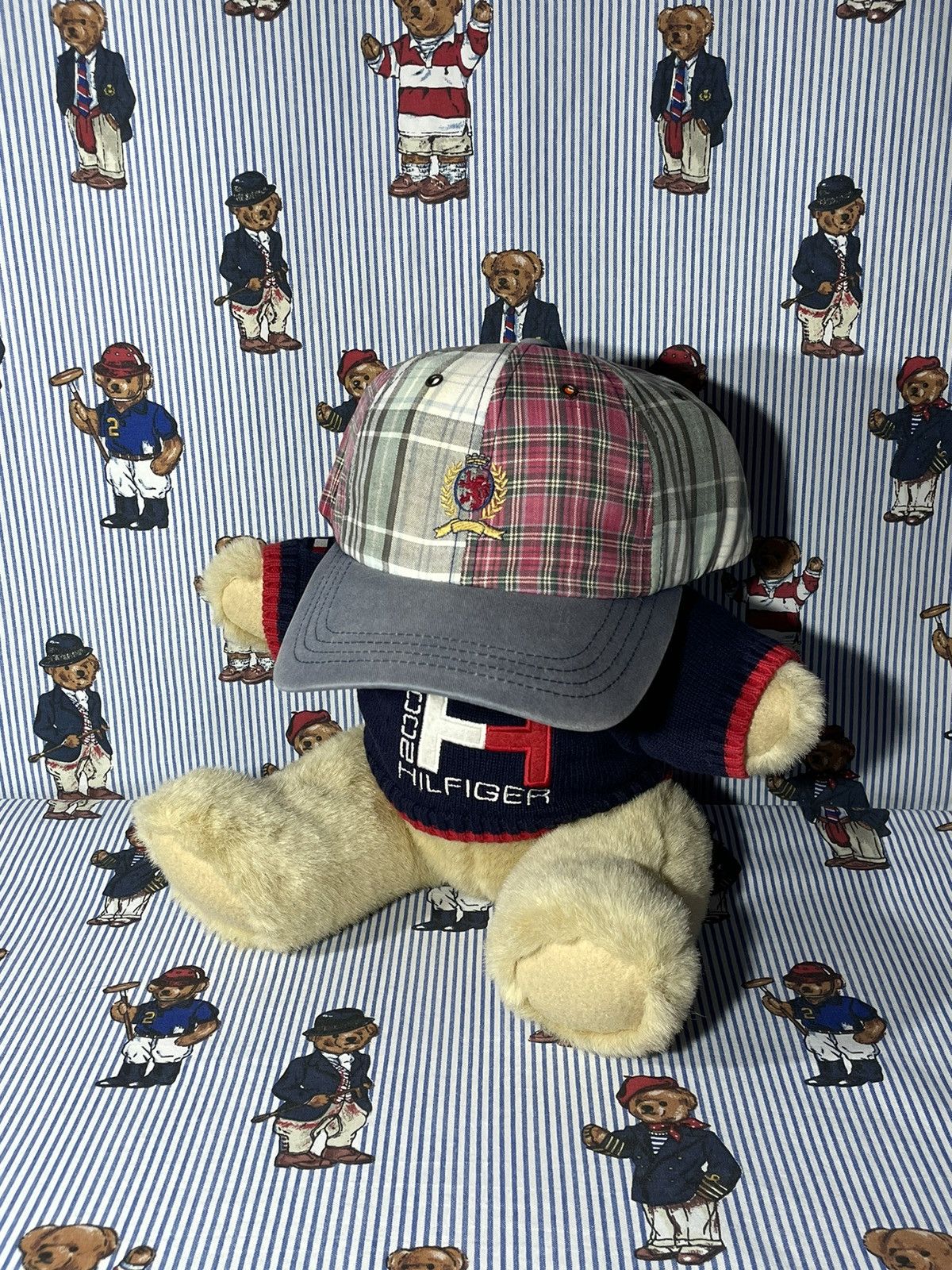 Tommy Hilfiger × Vintage Cap Tommy Hilfiger Lion Crest OG Vintage 90’s Size ONE SIZE - 1 Thumbnail