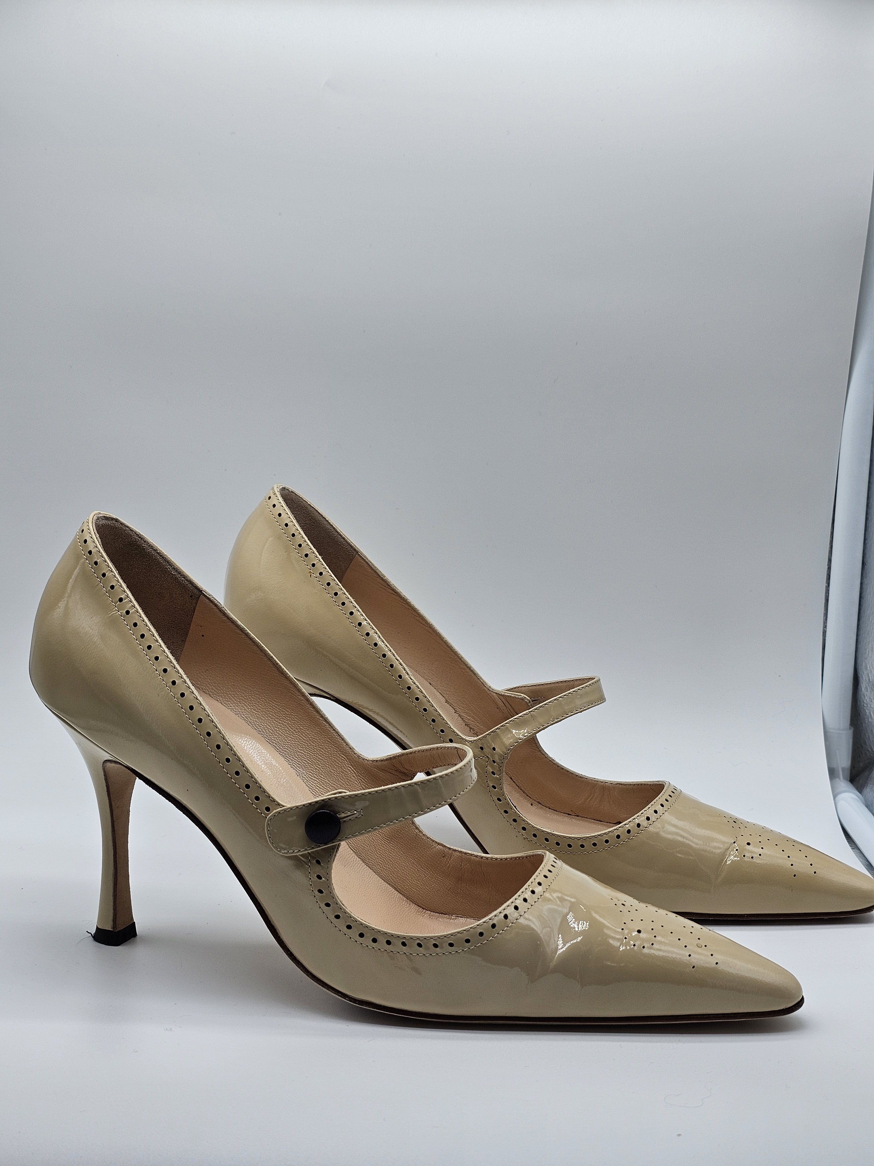 Manolo Blahnik Manolo Blahnik Heels Size US 9.5 / IT 39.5 - 1 Thumbnail