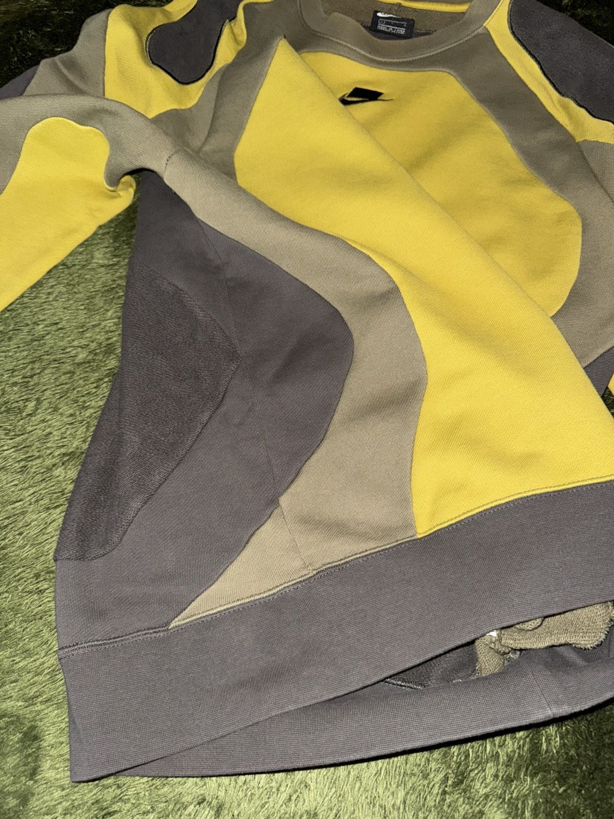 Nike [L] Nike NSW Body Map Panel Sweatshirt Size US L / EU 52-54 / 3 - 7 Thumbnail