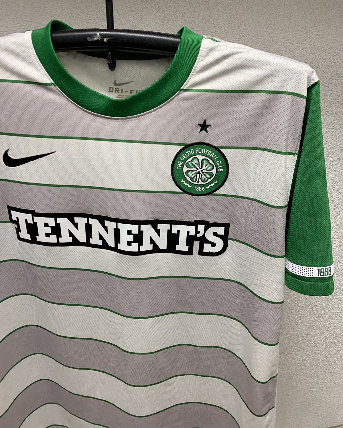 Nike Celtic football club soccer jersey Xl size tennents Size US XL / EU 56 / 4 - 3 Thumbnail