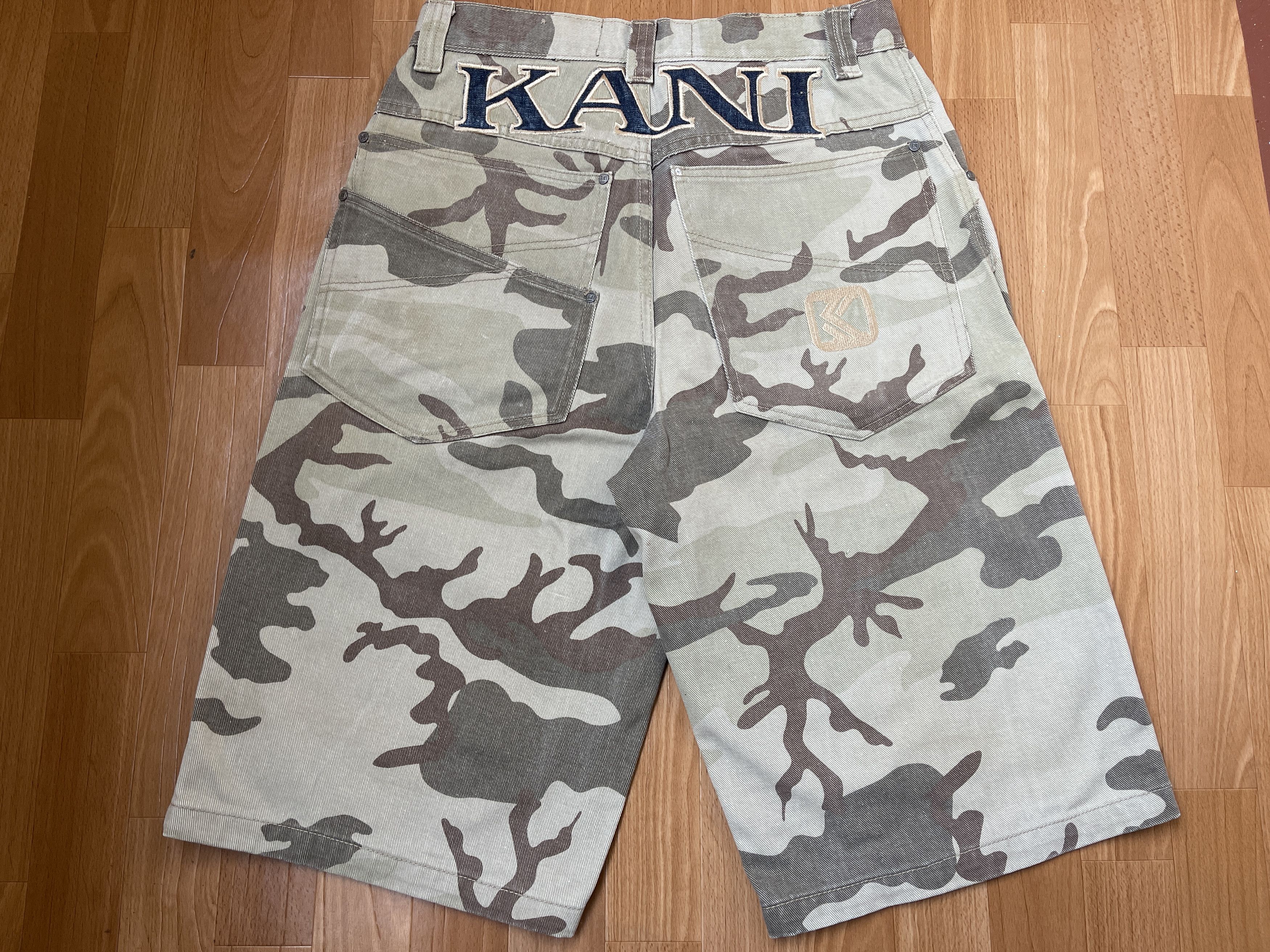 Karl Kani KARL KANI shorts, baggy, vintage Kani jeans 90s hip hop W 32 Size US 32 / EU 48 - 1 Thumbnail