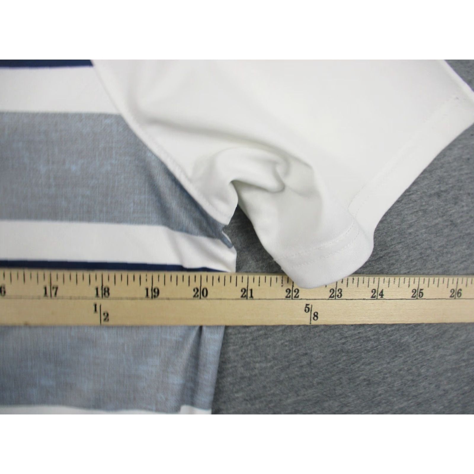 Oakley VINTAGE Oakley Hydrolix Sport Golf Polo Shirt Men's Small Gray White Stretch Size US S / EU 44-46 / 1 - 6 Thumbnail