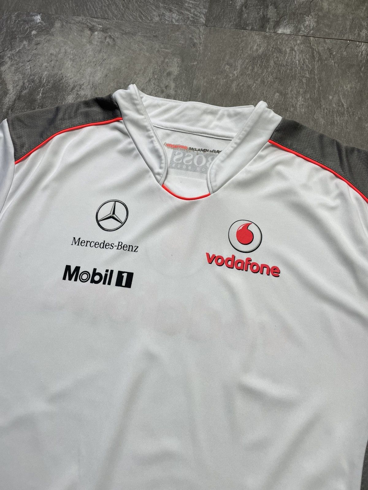 Mercedes-Benz Vodafone Mercedes Benz McLaren Formula 1 Racing Hugo Boss Size US XL / EU 56 / 4 - 2 Thumbnail