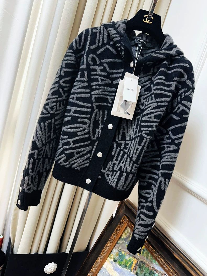 Chanel Chanel 21N Ski Series Coco neige Black Gray Letter Hooded Size XS / US 0-2 / IT 36-38 - 1 Thumbnail