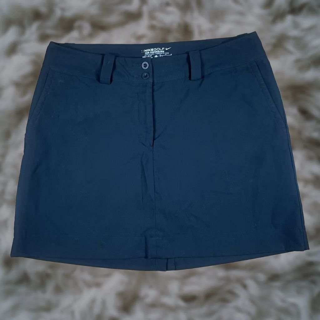 Nike Nike Golf Skort Womens M Medium Dri-Fit Black Pull-on Zipper Pocket Above Knee Skort Women Nike Golf Skort Black M Medium Dri-Fit Pockets Above Knee Size 32" / US 10 / IT 46 - 1 Thumbnail