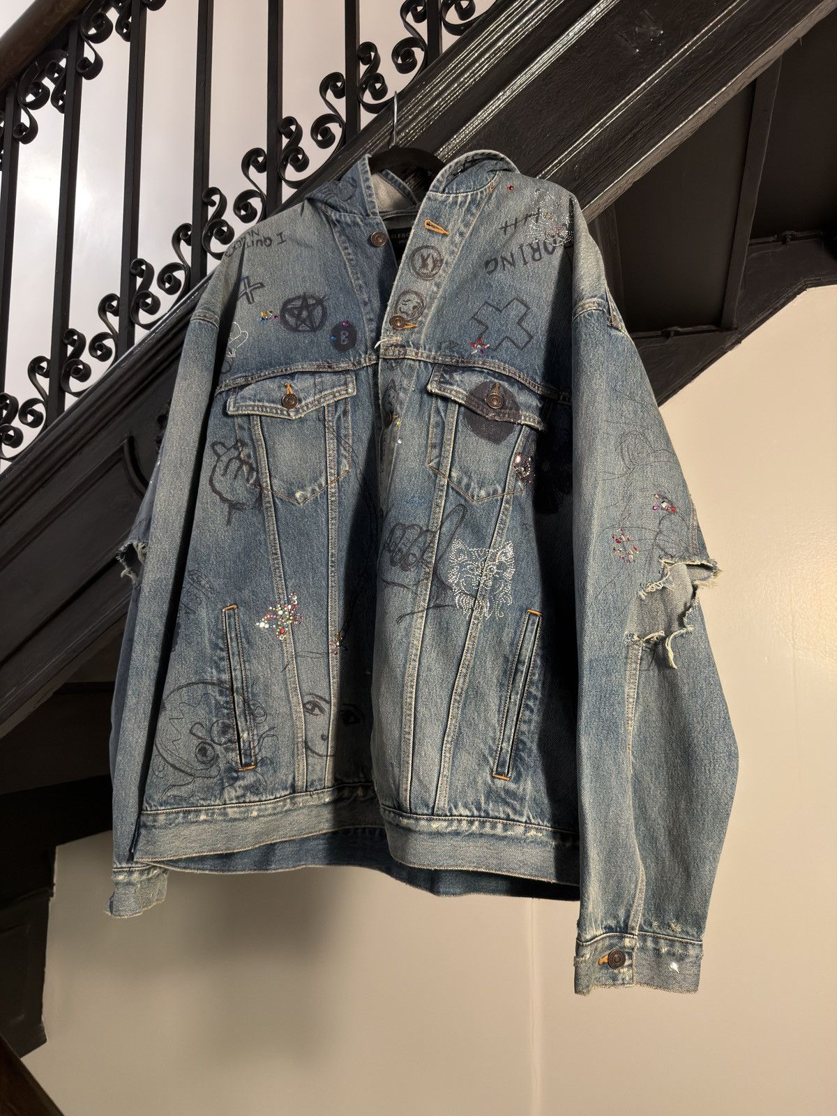 Balenciaga Balenciaga Rhinestone distressed scribble Size US L / EU 52-54 / 3 - 2 Thumbnail