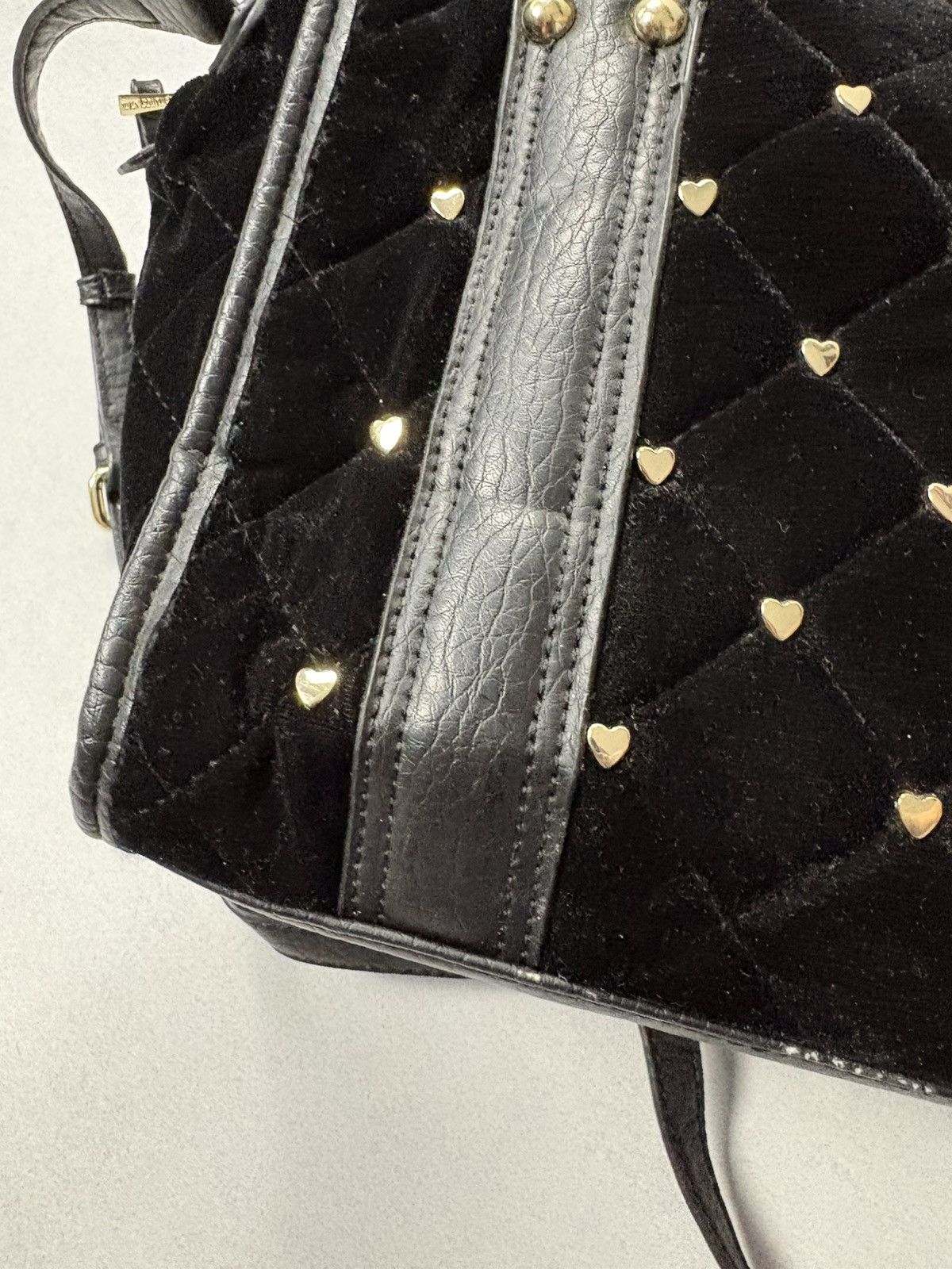 Juicy Couture Juicy Couture Vintage Velvet Heart Shoulder Crossbody Bag Size ONE SIZE - 14 Thumbnail