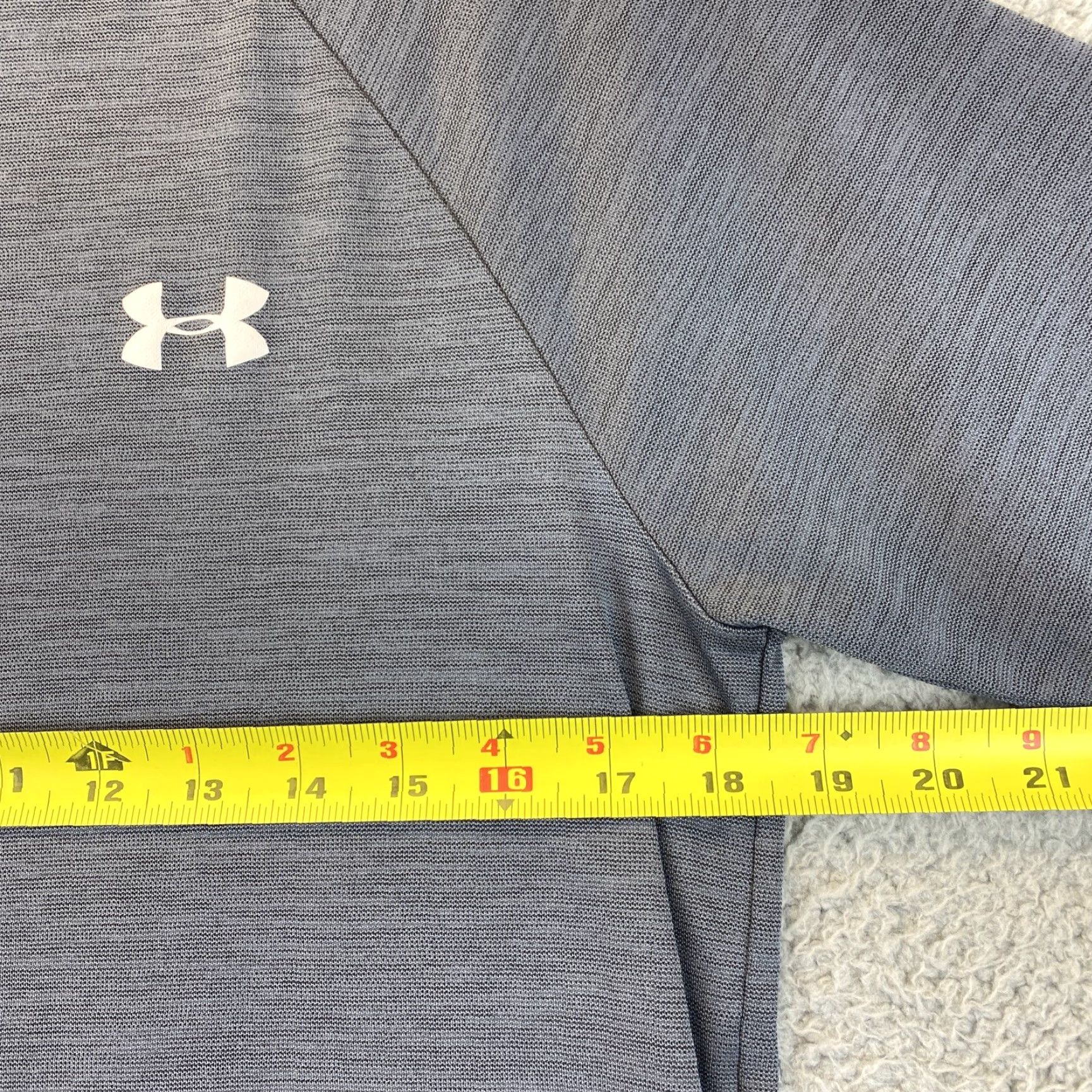 Under Armour Under Armour HeatGear Shirt Mens S Short Sleeve Gray 52-9 Running Pullover Casual Activewear Size US S / EU 44-46 / 1 - 4 Thumbnail
