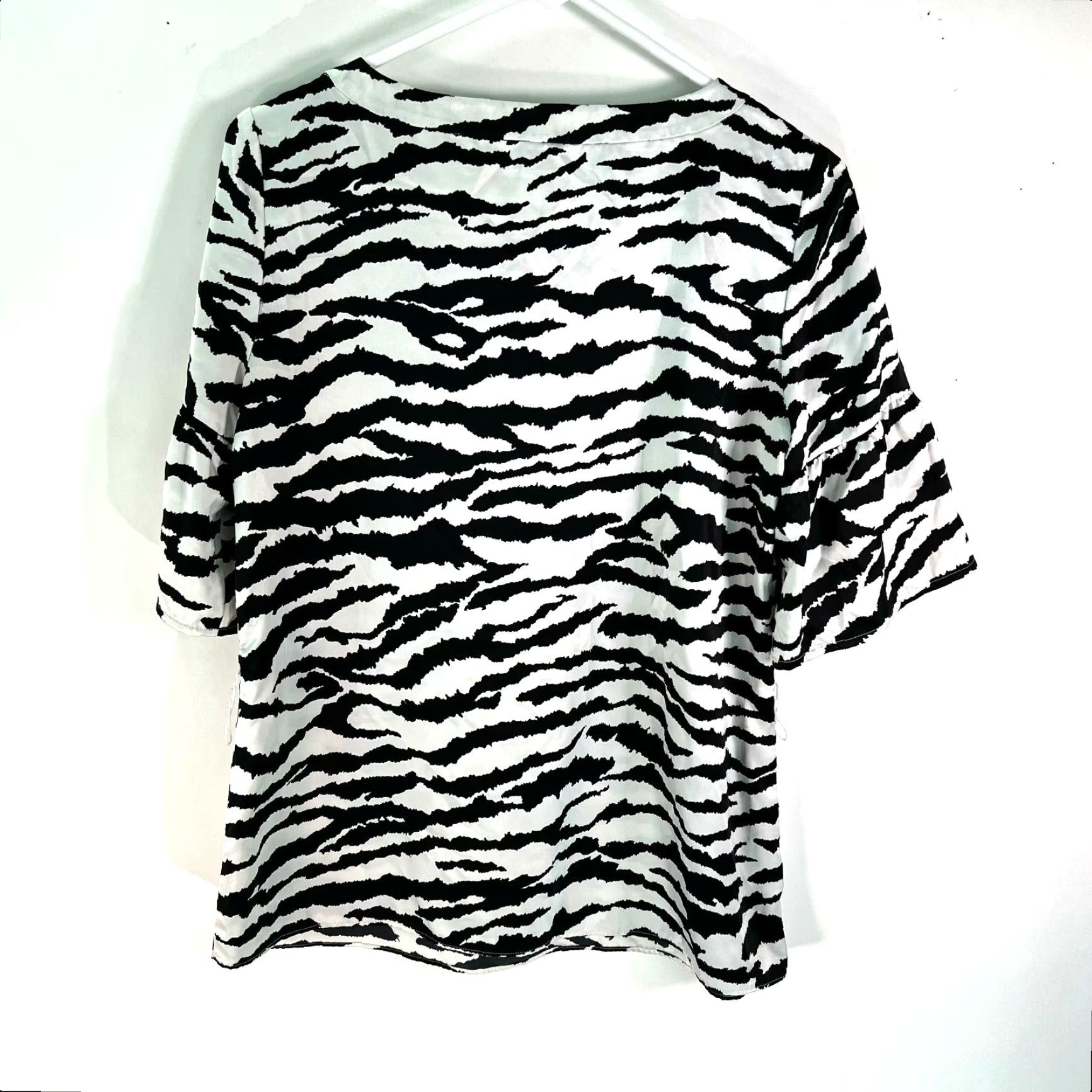Ann Taylor Ann Taylor Loft Womens Animal Print Bell Sleeves Blouse Size S Size S / US 4 / IT 40 - 2 Thumbnail