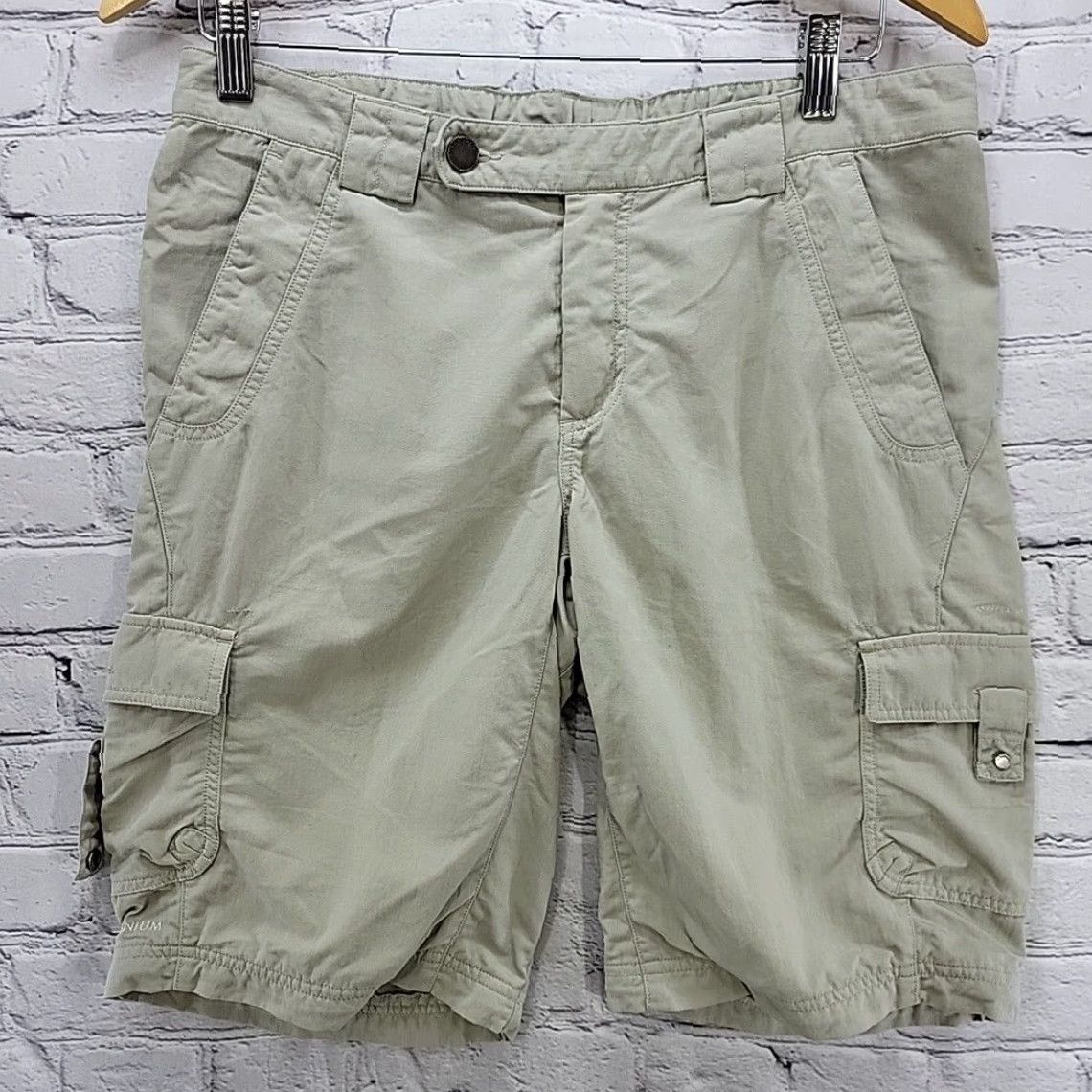 Essentials Womens Khaki Nylon Cargo Bermuda Shorts by Columbia Sportswear in Size 10 Flawless Hiking Essentials Grailed