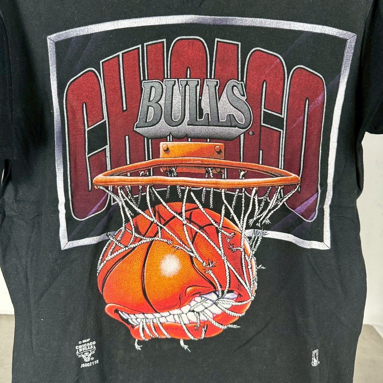 Vintage Vintage 90s Chicago Bulls Basketball NBA T-shirt Size US M / EU 48-50 / 2 - 2 Thumbnail