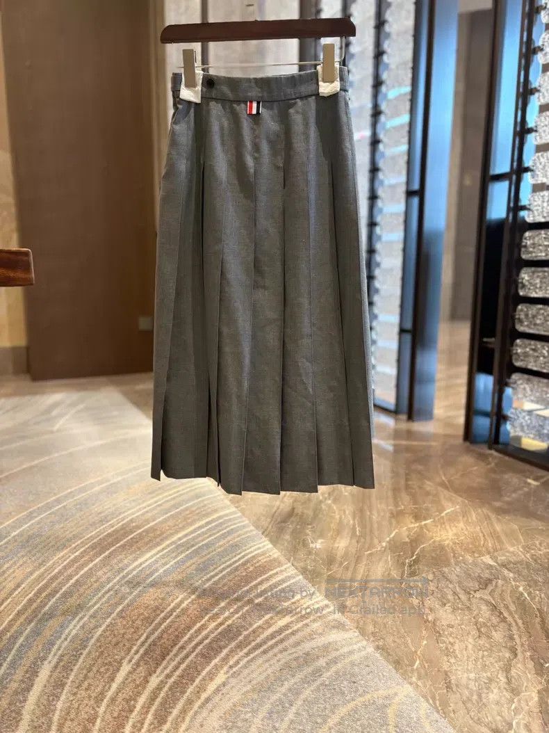 Thom Browne Thom Browne Pleated Knee-Length Skirt Size 24" / US 00 / IT 34 - 2 Thumbnail