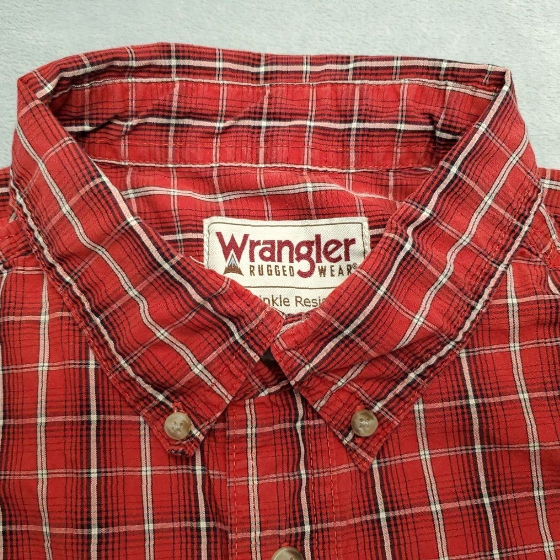 Wrangler VINTAGE Wrangler Shirt Mens 2XL Red Plaid Rugged Wear Cotton Long Sleeve Wrinkle Resistant Button-Up with Pockets Men Button-Down Collar Size US XXL / EU 58 / 5 - 4 Thumbnail