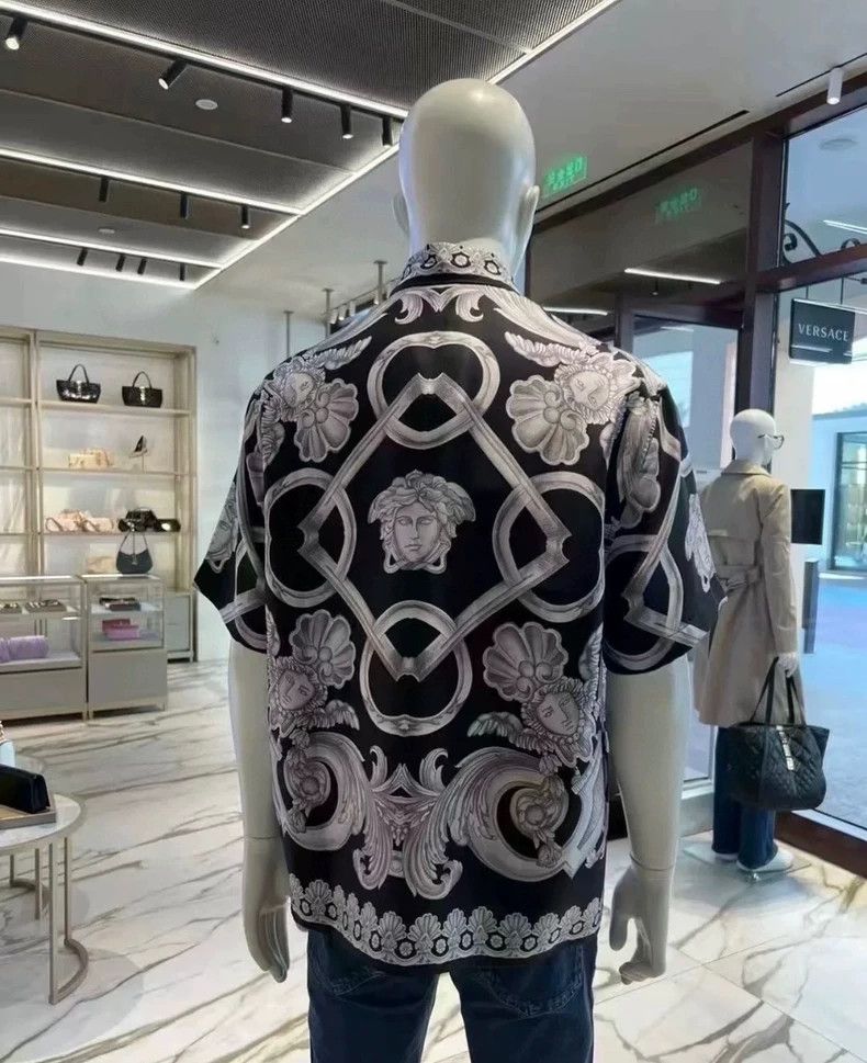 Versace Versace Silk shirt Size US M / EU 48-50 / 2 - 8 Thumbnail