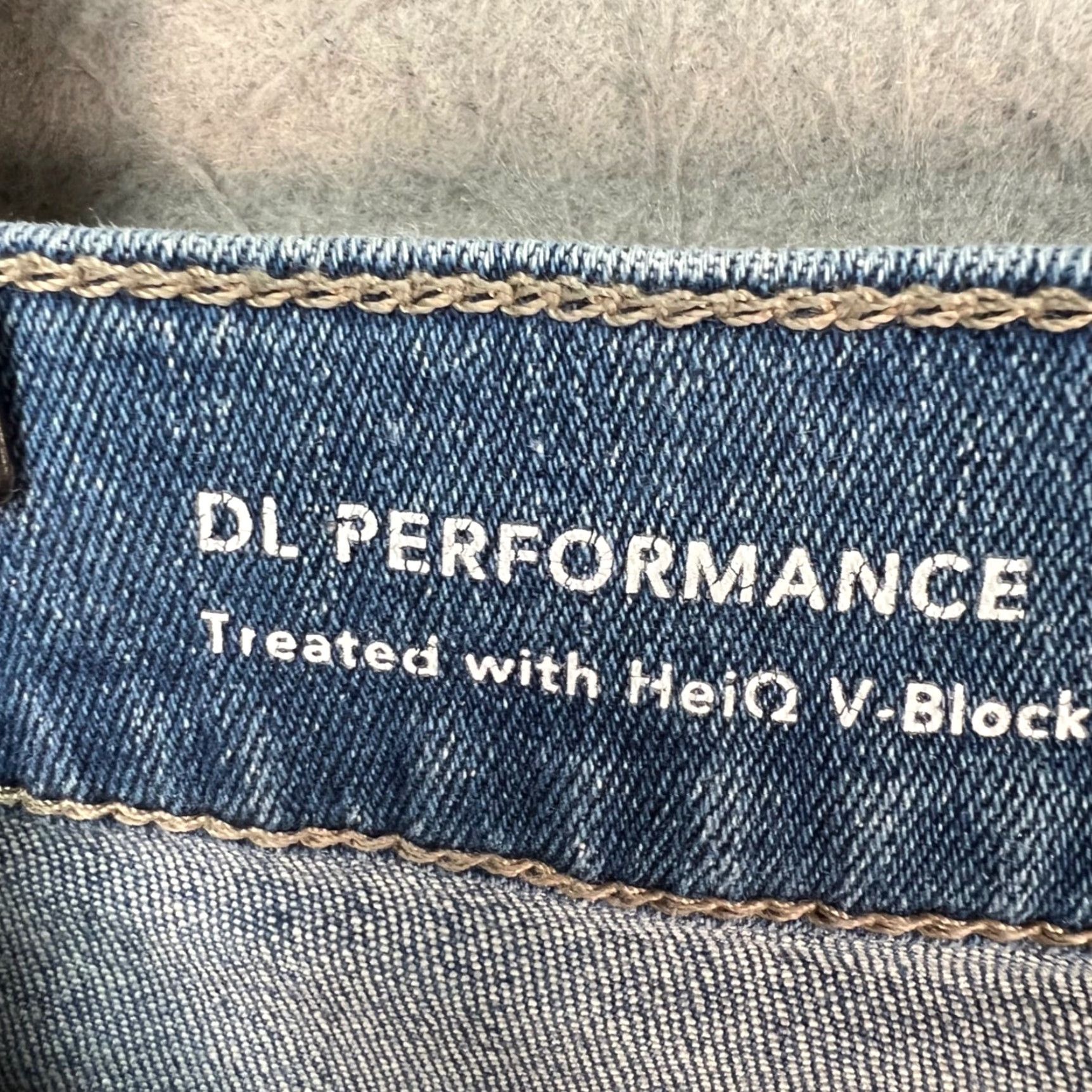 DL1961 DL1961 Bridget High Rise Instasculpt Crop Denim Blue Jeans Womens Size 26 Size 26" / US 2 / IT 38 - 4 Thumbnail