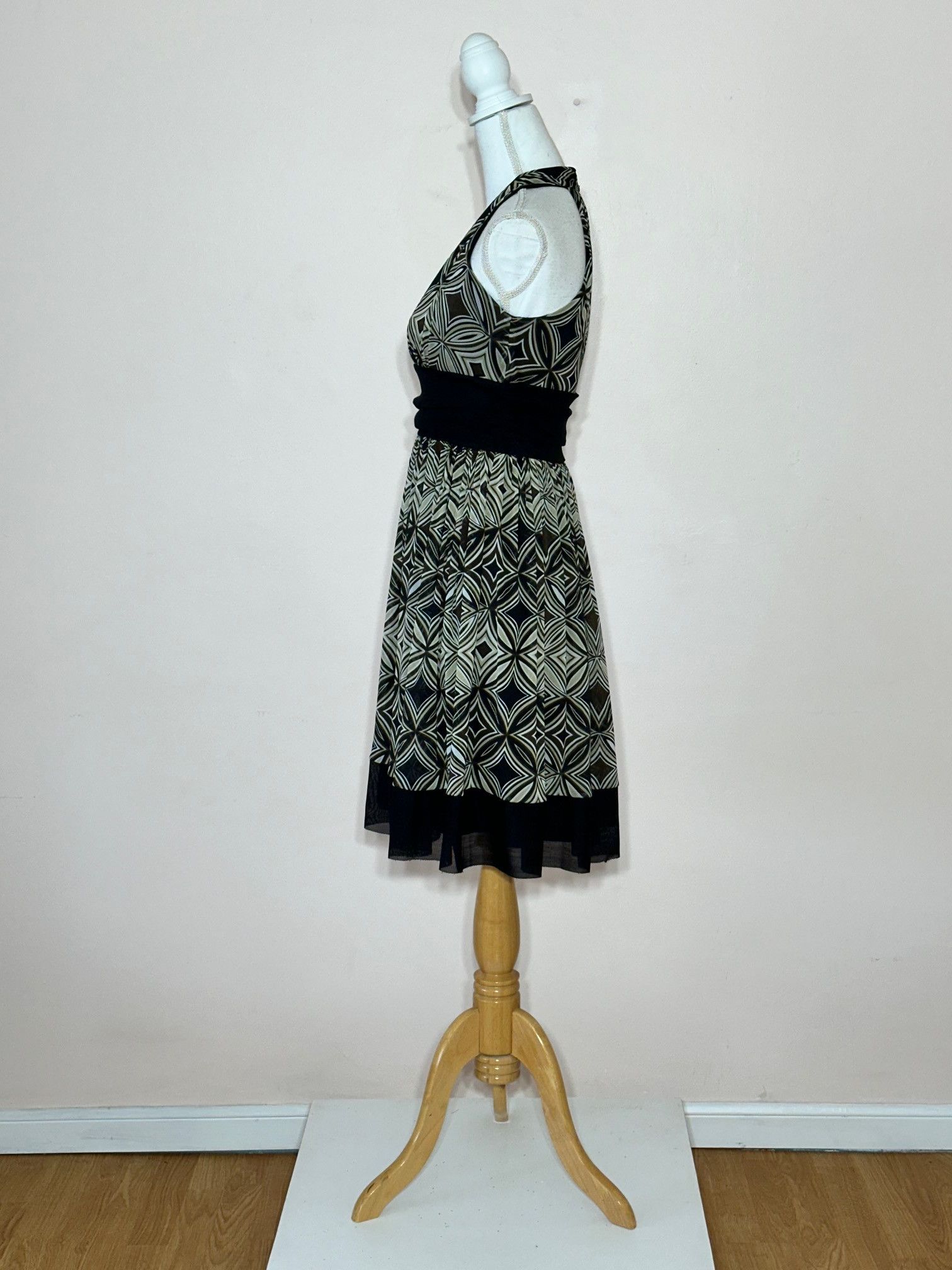 Designer London Times Midi Dress Size 6 Size M / US 6-8 / IT 42-44 - 6 Thumbnail