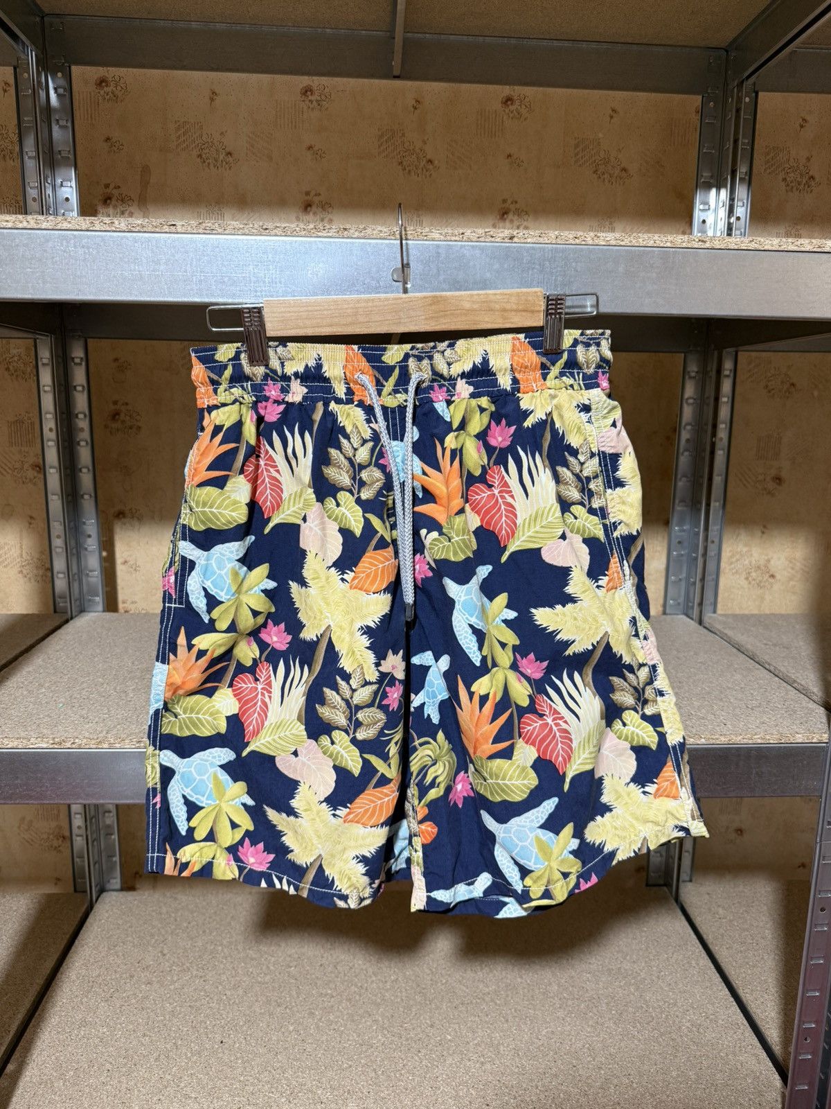 Vilebrequin Luxury Vilebrequin Multicolor Flowers And Turtles Shorts Size US 32 / EU 48 - 3 Thumbnail