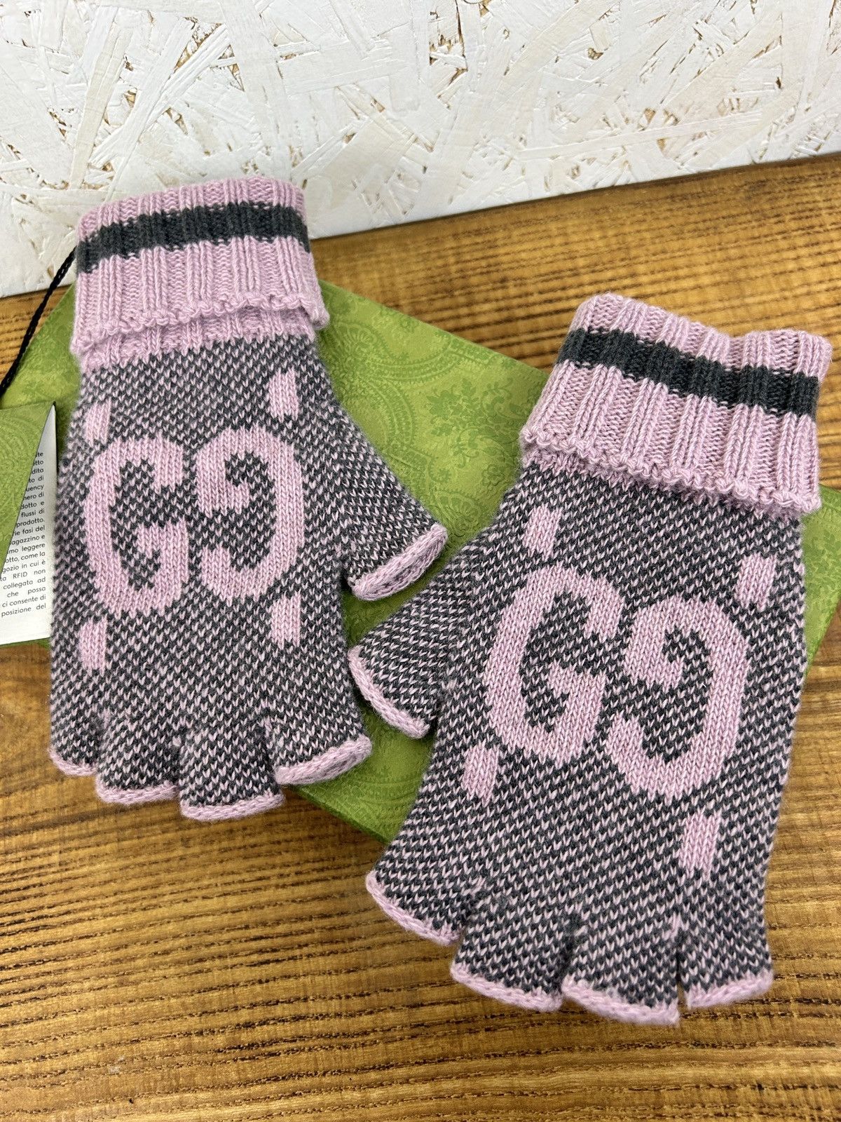 Gucci BNWT Gucci GG Cashmere Fingerless Glover Grey/Pink S Size ONE SIZE - 2 Thumbnail