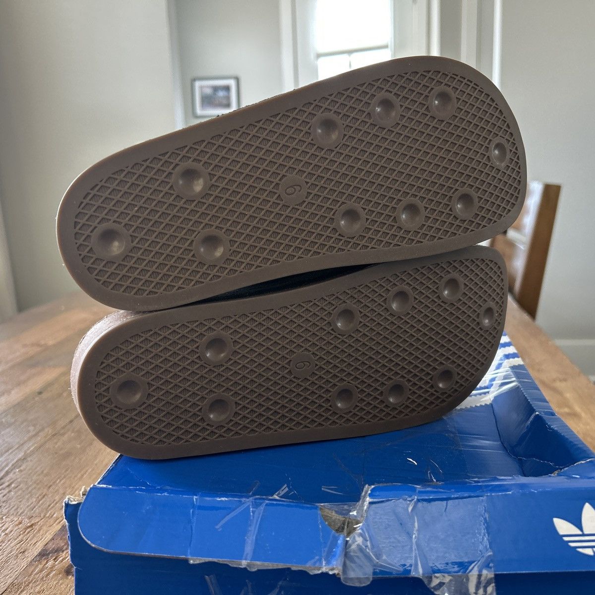 Adidas Adidas Originals Adimule Slides Black Gum JQ4367 size 6 Size US 6 / EU 39 - 6 Thumbnail