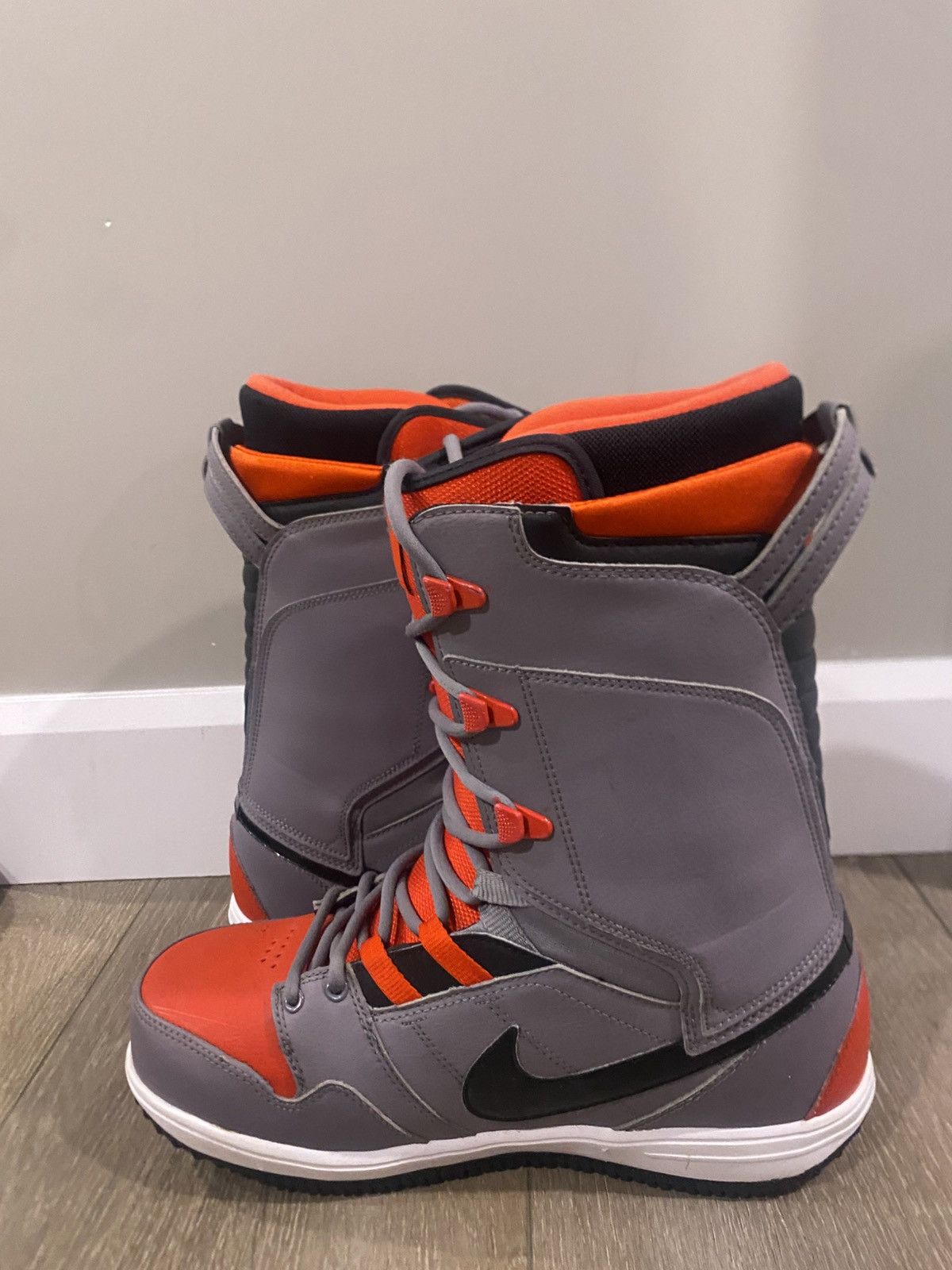 Nike Vapen Snowboard Boots Charcoal Varsity Red Size