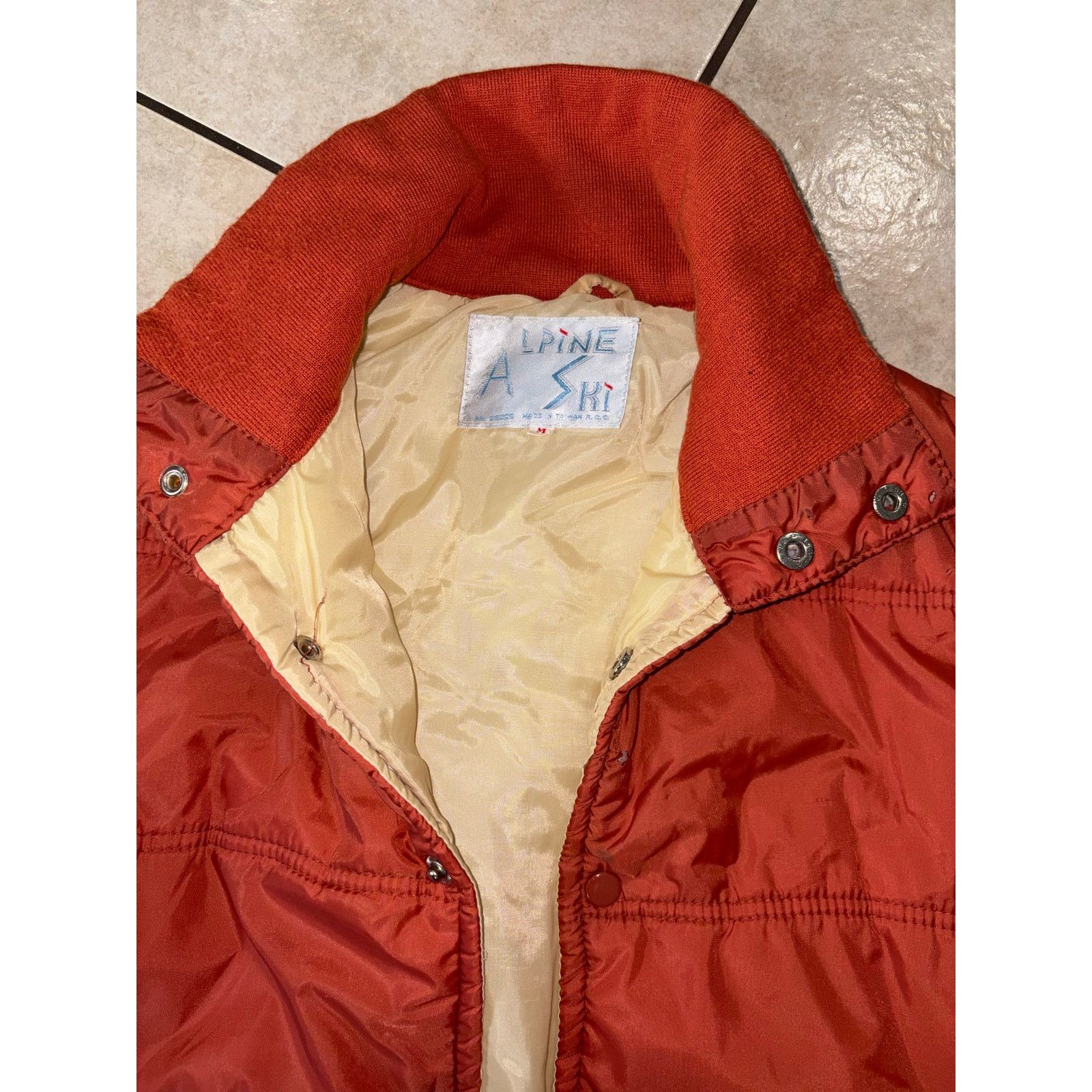 Vintage Vintage Alpine Ski Medium orange puffer Vest Size US M / EU 48-50 / 2 - 2 Thumbnail