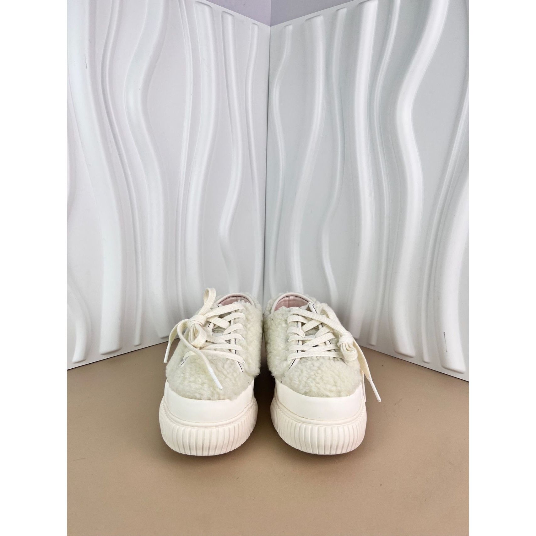 Both Womens White Plush Thick-Soled Board Shoes By Both Size 37 W Size US 7 / IT 37 - 8 Thumbnail