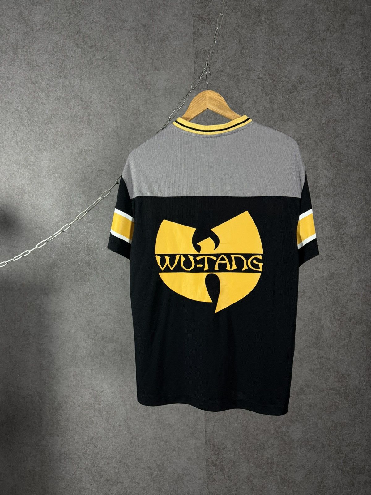 Wu-Tang Clan Wu Tang Clan rap band overprinted tee Size US S / EU 44-46 / 1 - 2 Thumbnail