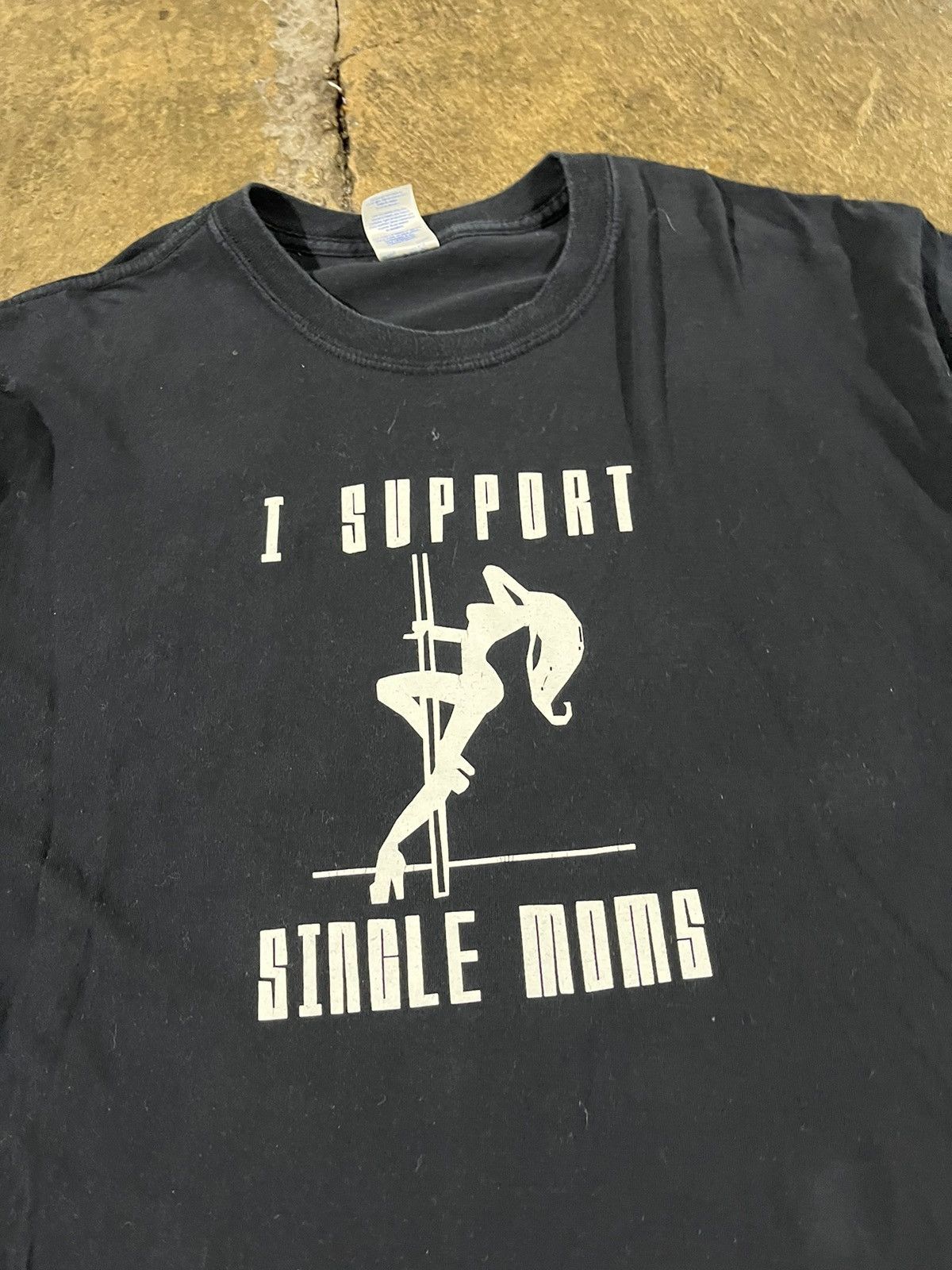 Vintage Crazy Vintage I Support Single Moms Sex Pornstar Humor Tee Size US XL / EU 56 / 4 - 5 Thumbnail