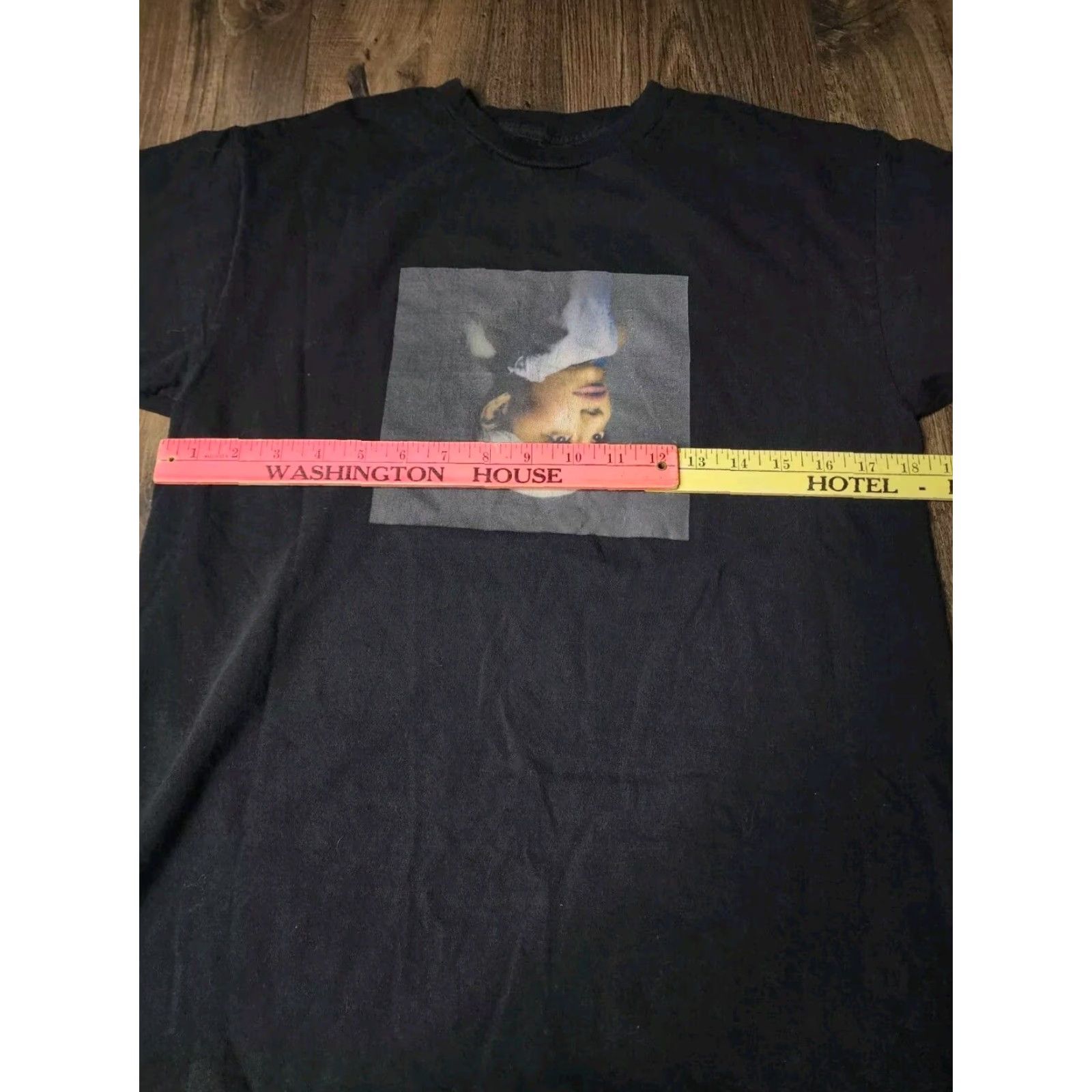 Vintage Ariana Grande Tour T Shirt Black Graphic Concert Tee Mens M Size US M / EU 48-50 / 2 - 3 Thumbnail