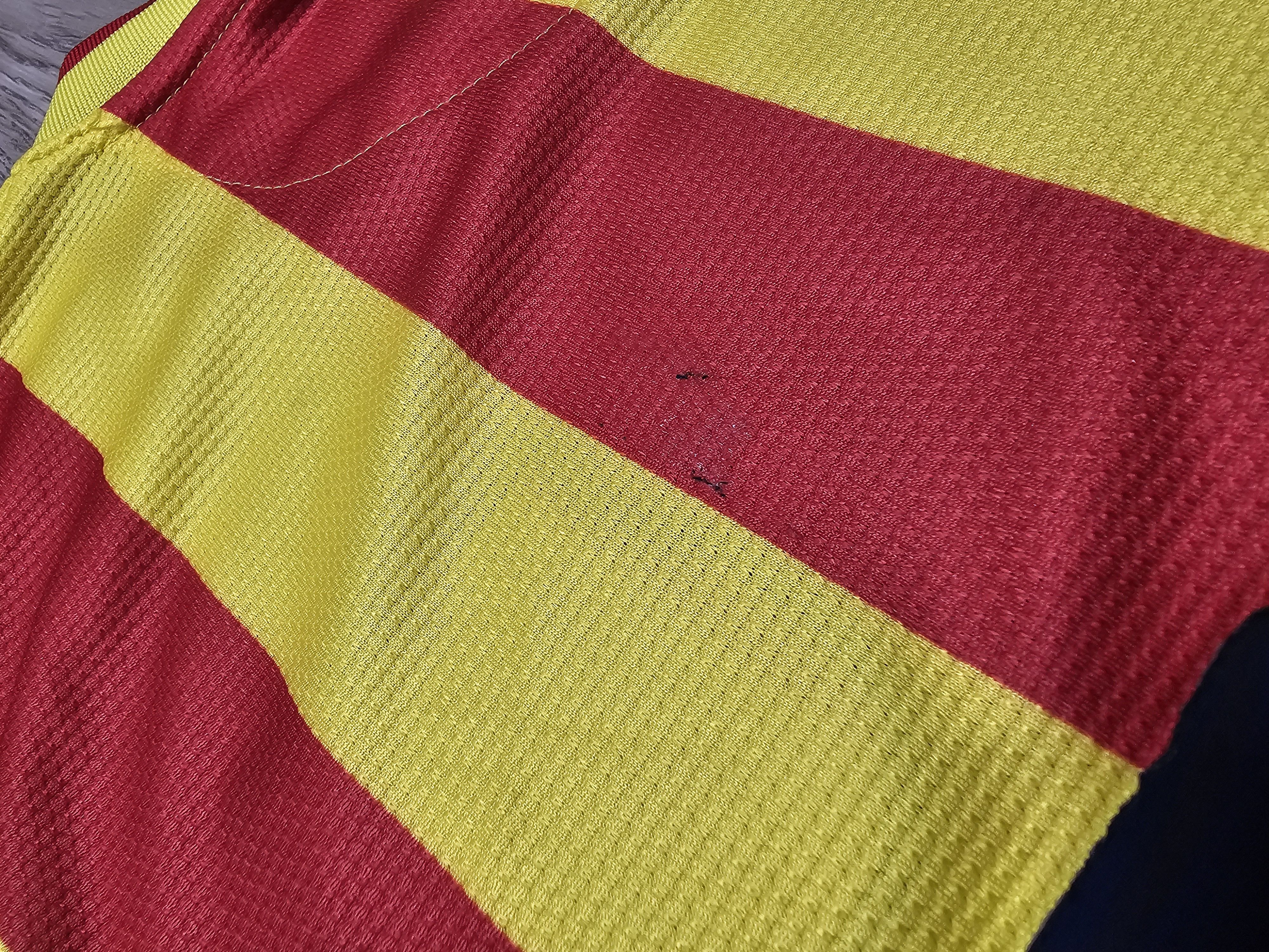 Nike BARCELONA 2013 2014 AWAY FOOTBALL SHIRT SOCCER JERSEY Size US S / EU 44-46 / 1 - 6 Thumbnail