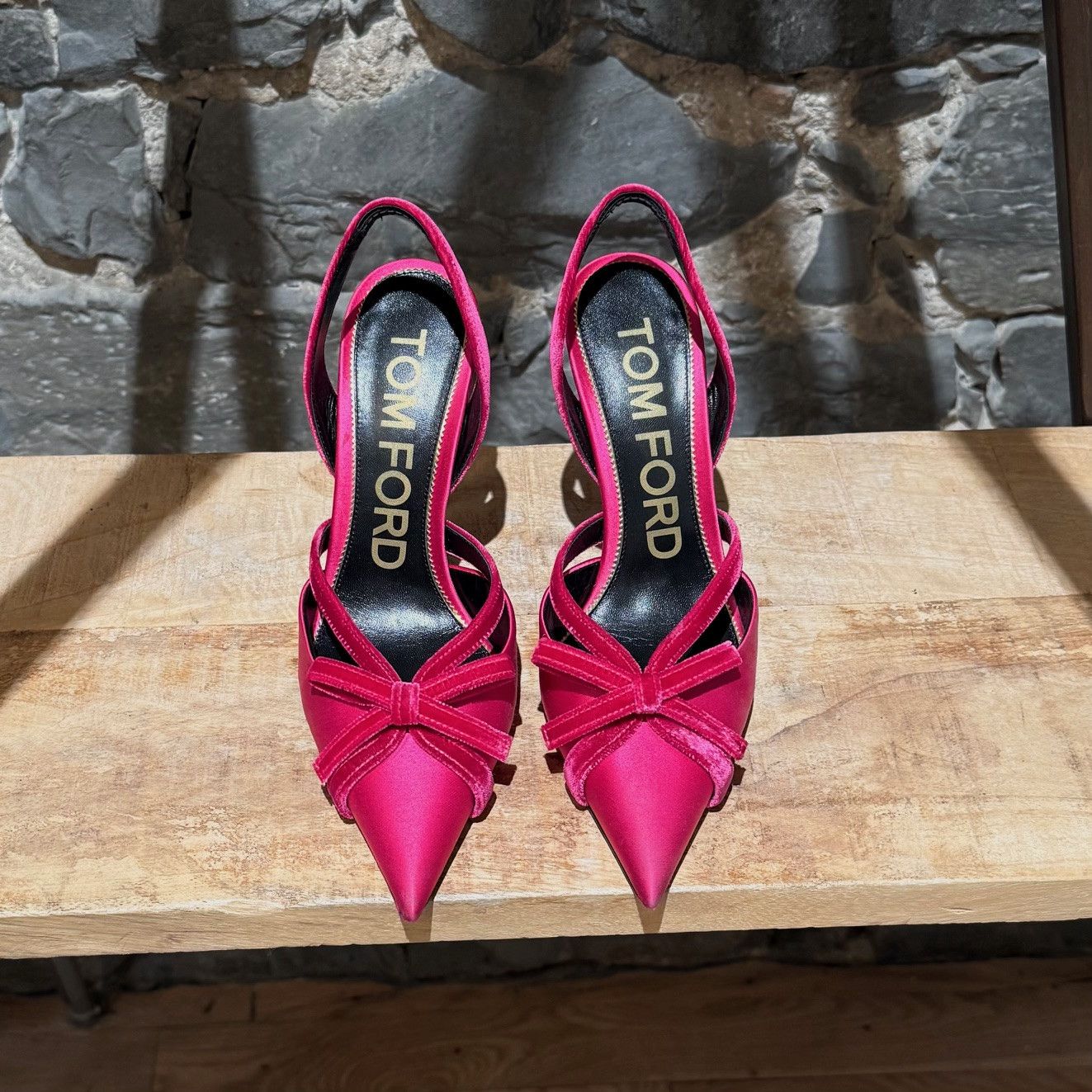 Tom Ford Tom Ford Fuchsia Satin Velvet Bow Pumps Size US 7 / IT 37 - 3 Thumbnail
