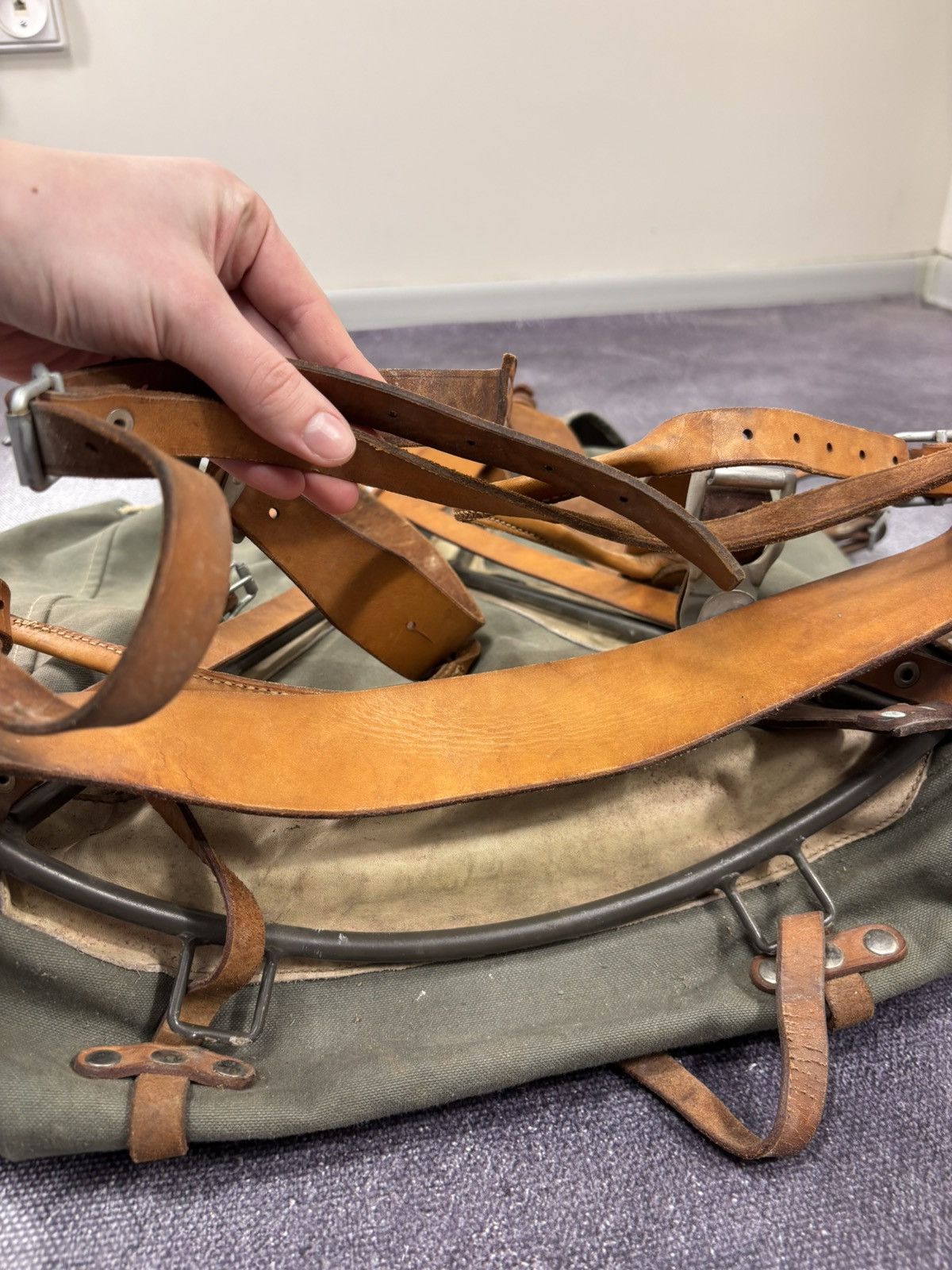 Other Vintage Swedish Army M39 Backpack Canvas Leather Metal Frame Size ONE SIZE - 18 Thumbnail