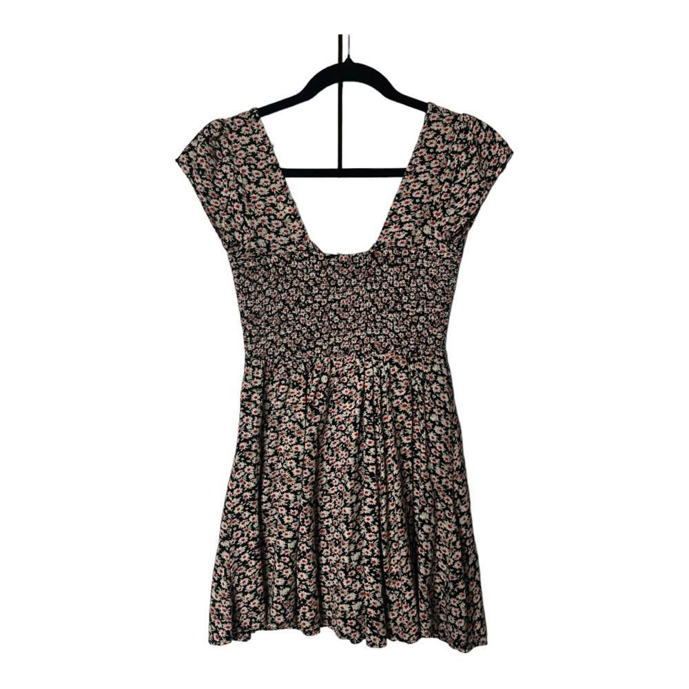 Urban Outfitters Urban Outfitters l Betty Smocked Fit & Flare Dress Size XS Size XS / US 0-2 / IT 36-38 - 3 Thumbnail