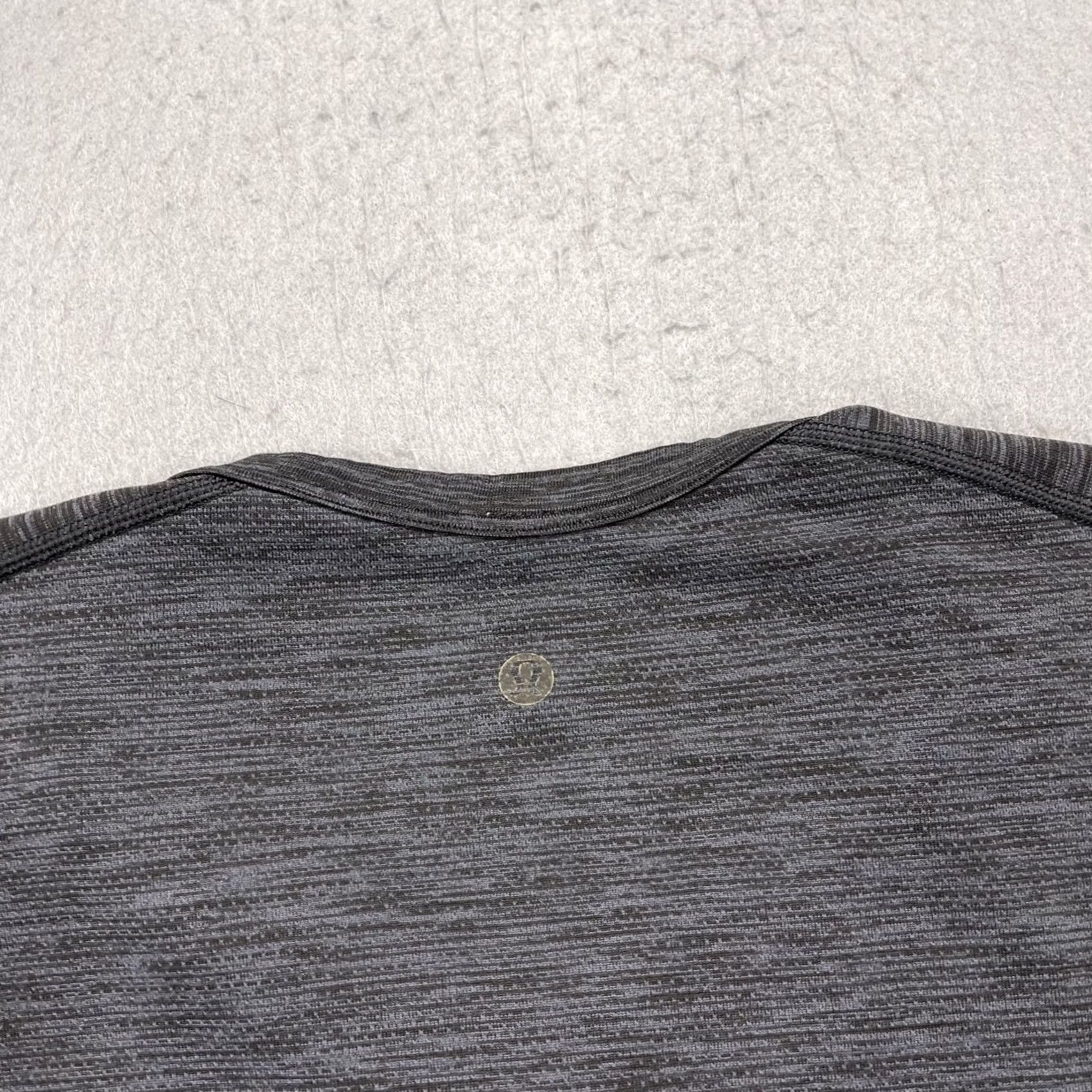 Lululemon Lululemon Shirt Mens XL Gray Heather Henley Metal Vent Long Sleeve Active Logo Size US XL / EU 56 / 4 - 5 Thumbnail