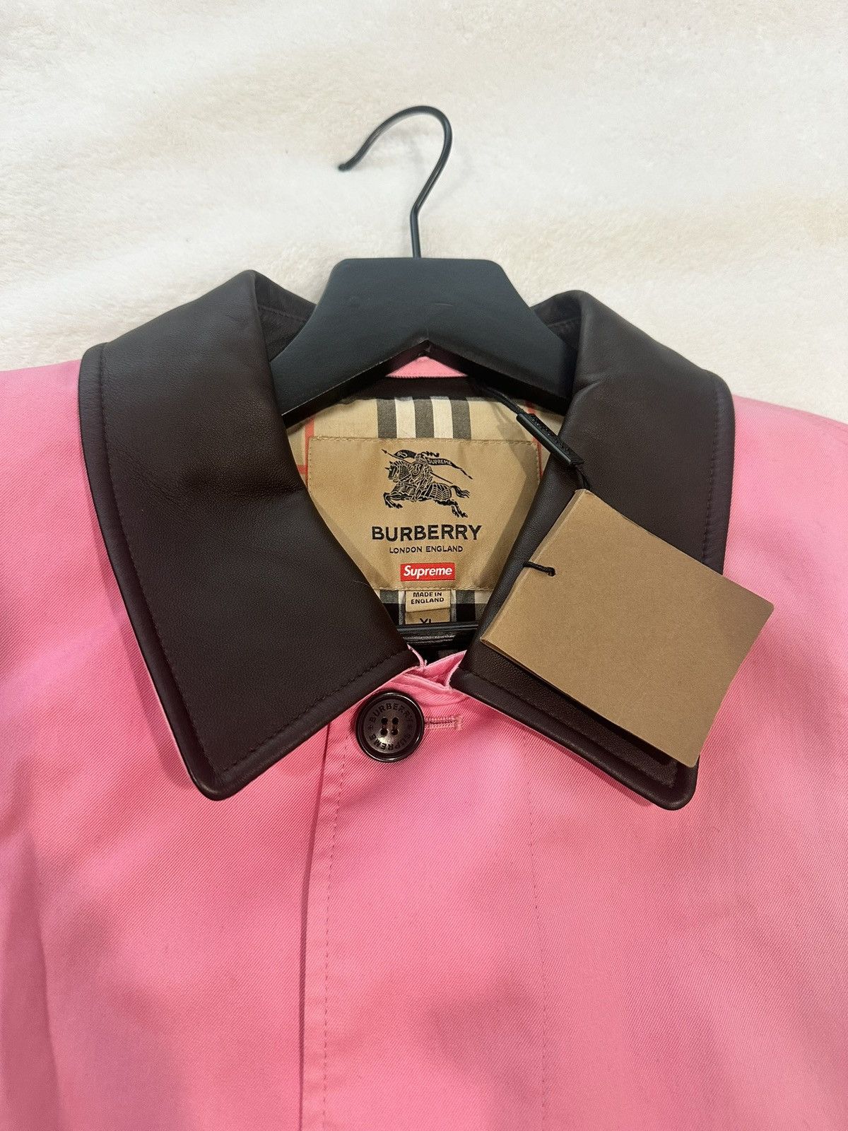 Burberry × Supreme Supreme X Burberry, pink trenchcoat size XL brand new Size US XL / EU 56 / 4 - 8 Thumbnail